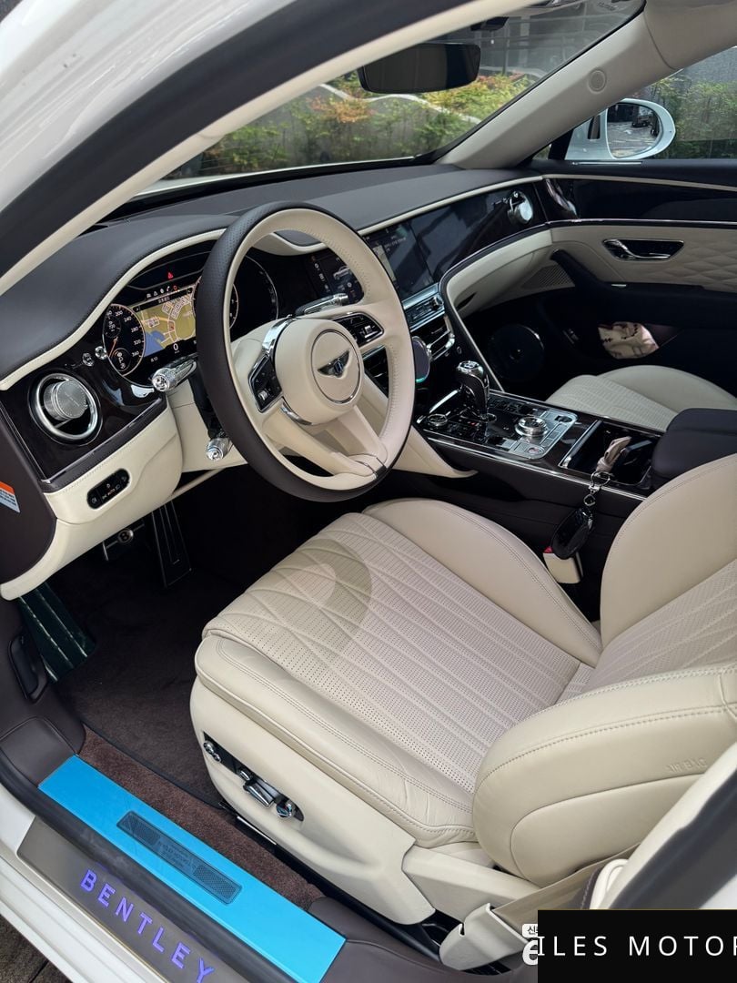 Bentley Flying Spur 2021 — миниатюра 10