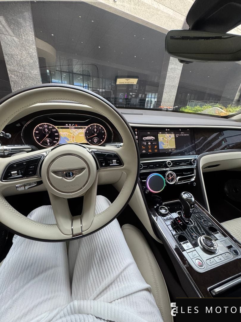 Bentley Flying Spur 2021 — миниатюра 11