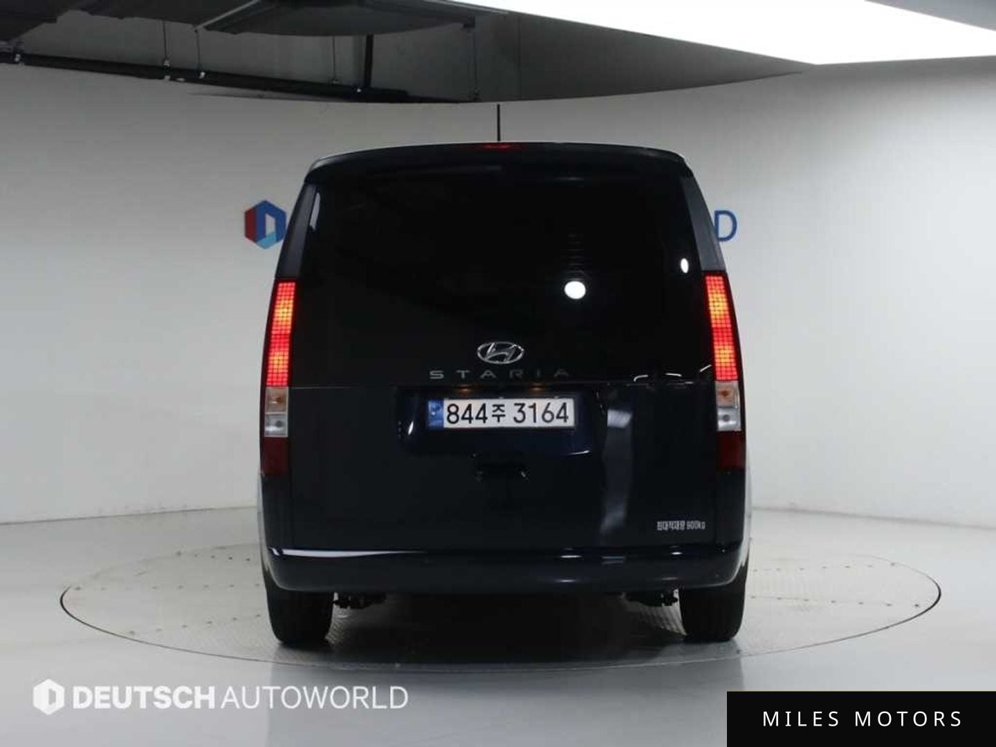 Hyundai Staria 2023 — миниатюра 3