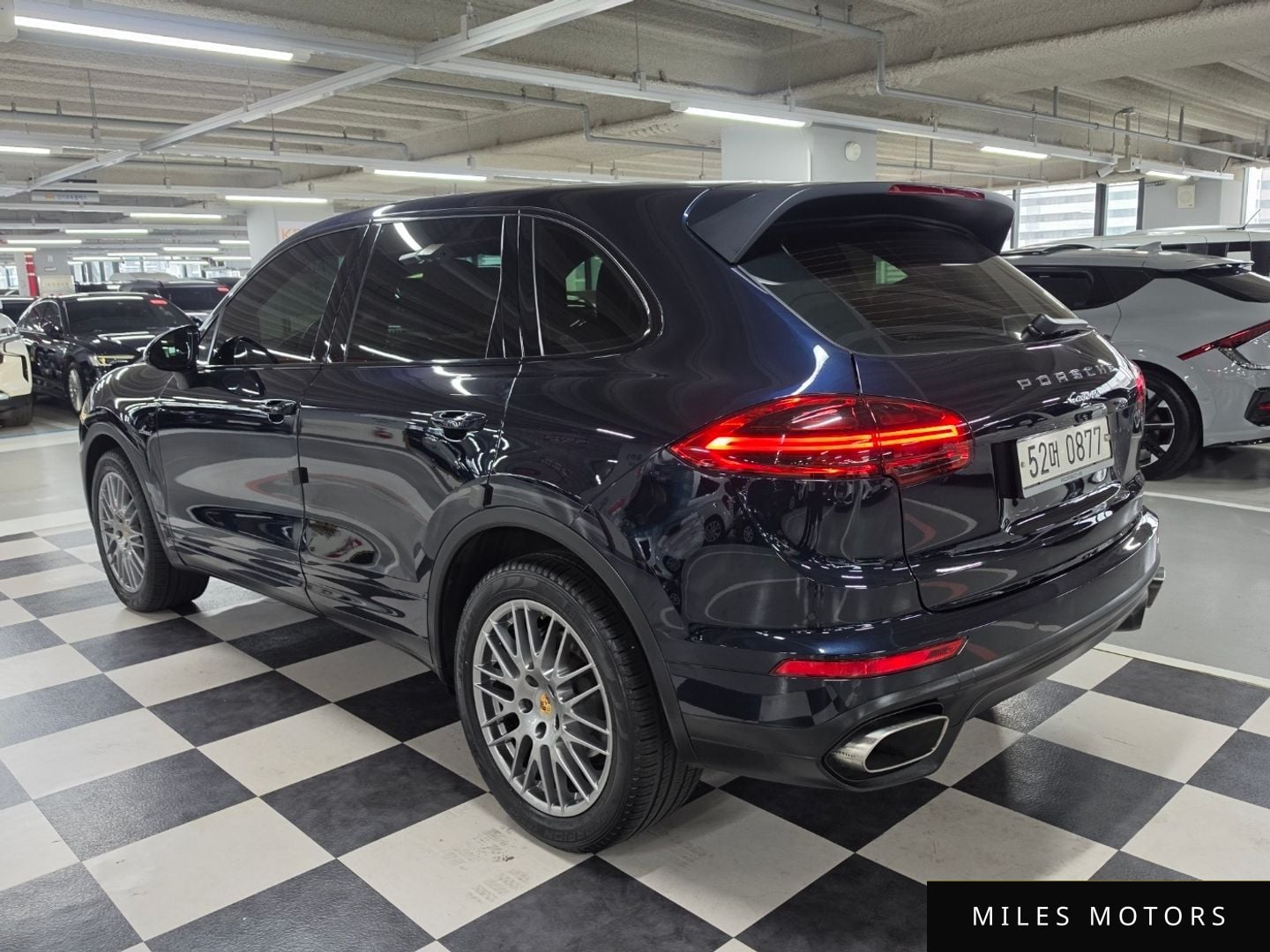 Porsche Cayenne 2016 — миниатюра 2