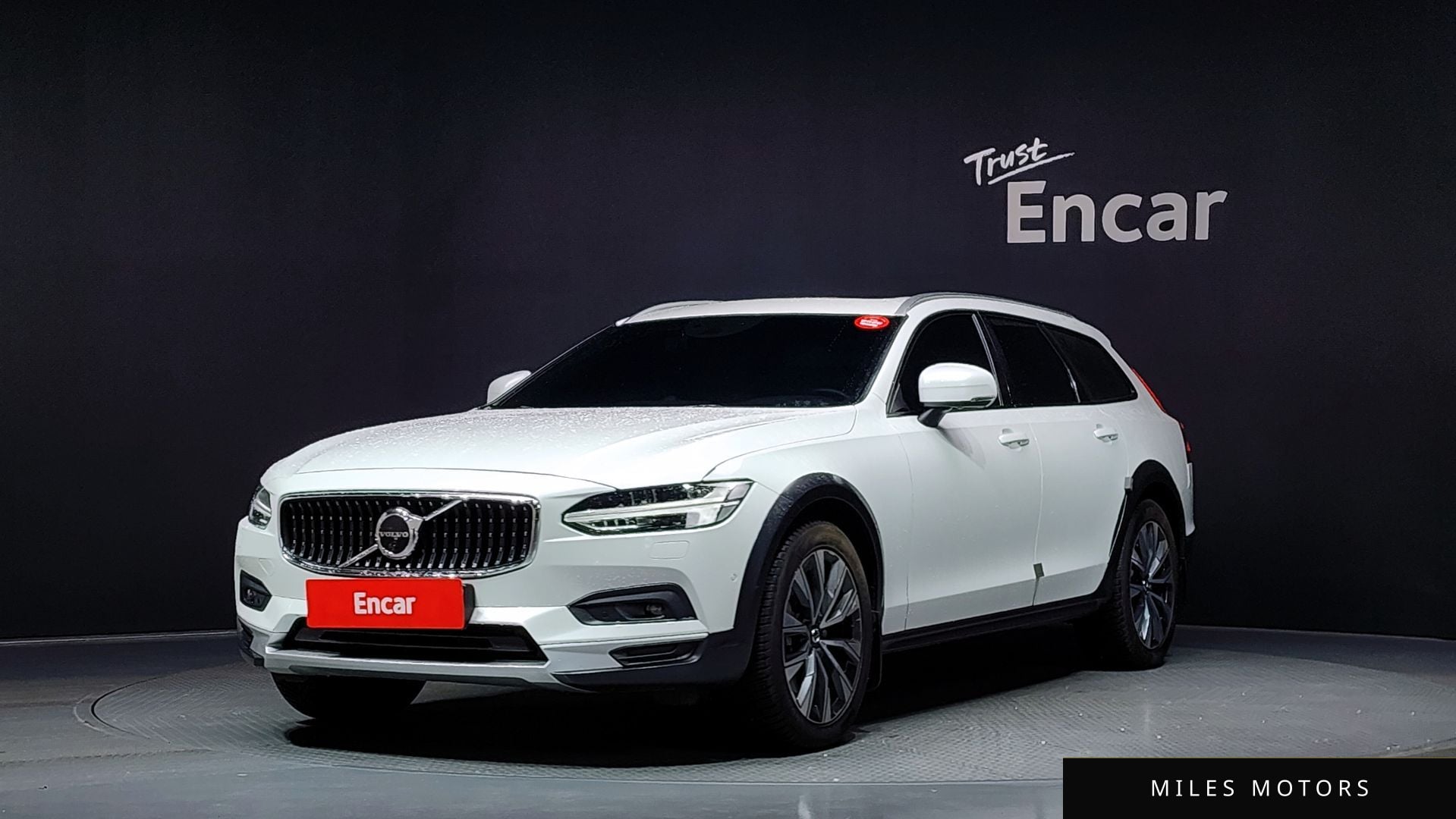 Volvo V90 2021 — фото 1 из 12