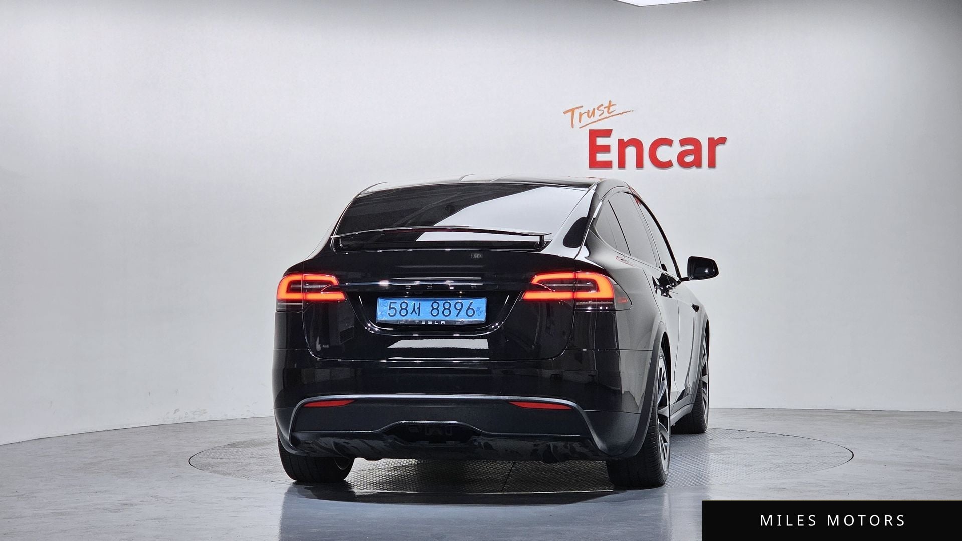 Tesla Model X 2023 — миниатюра 4