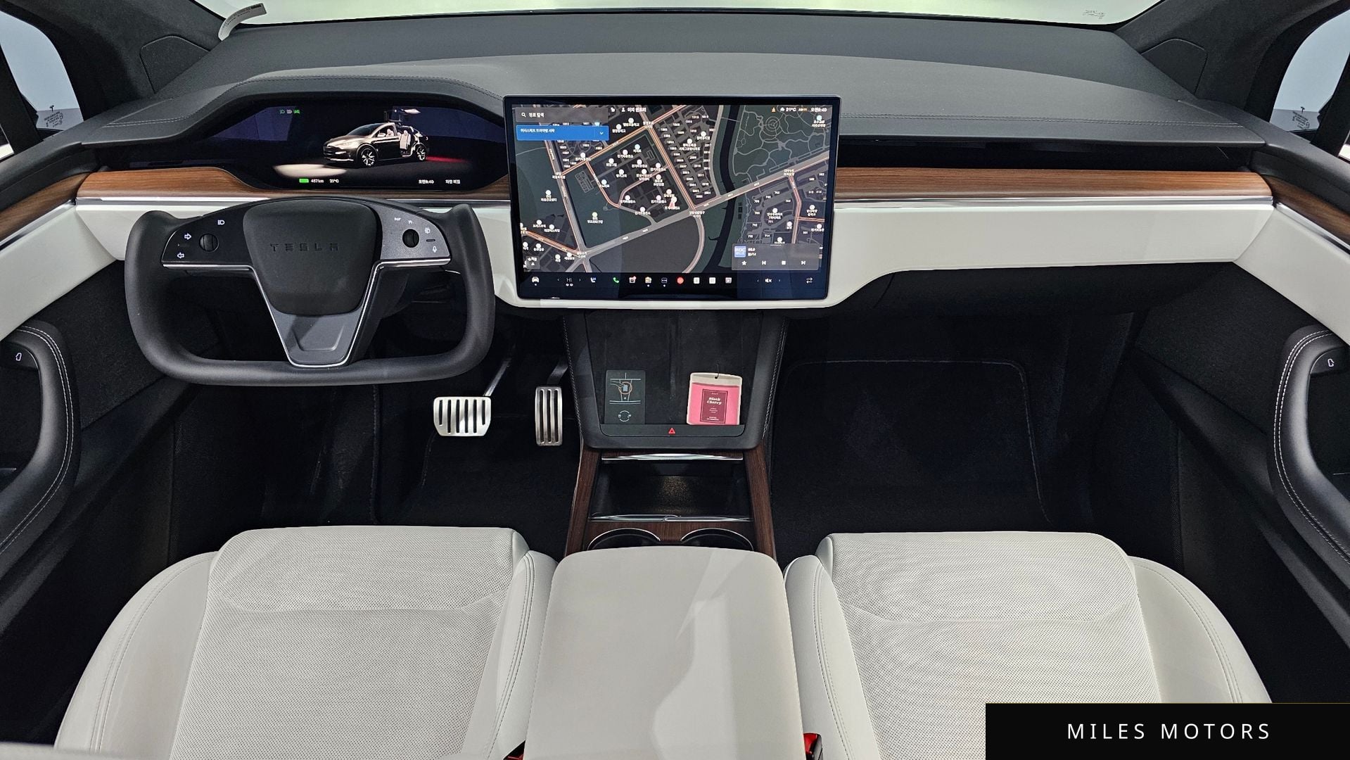 Tesla Model X 2023 — миниатюра 10