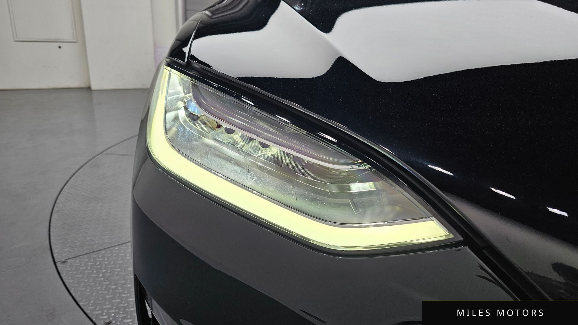 Tesla Model X 2023 — миниатюра 8