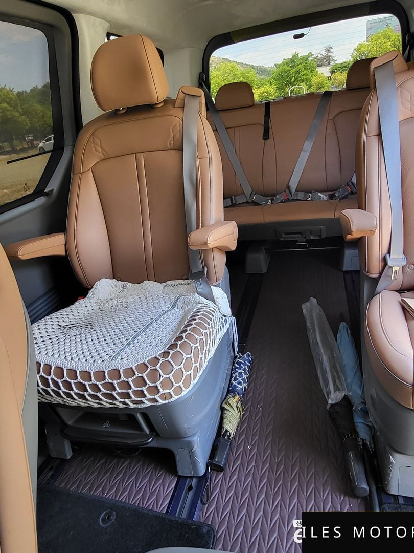 Hyundai Staria 2025 — миниатюра 5