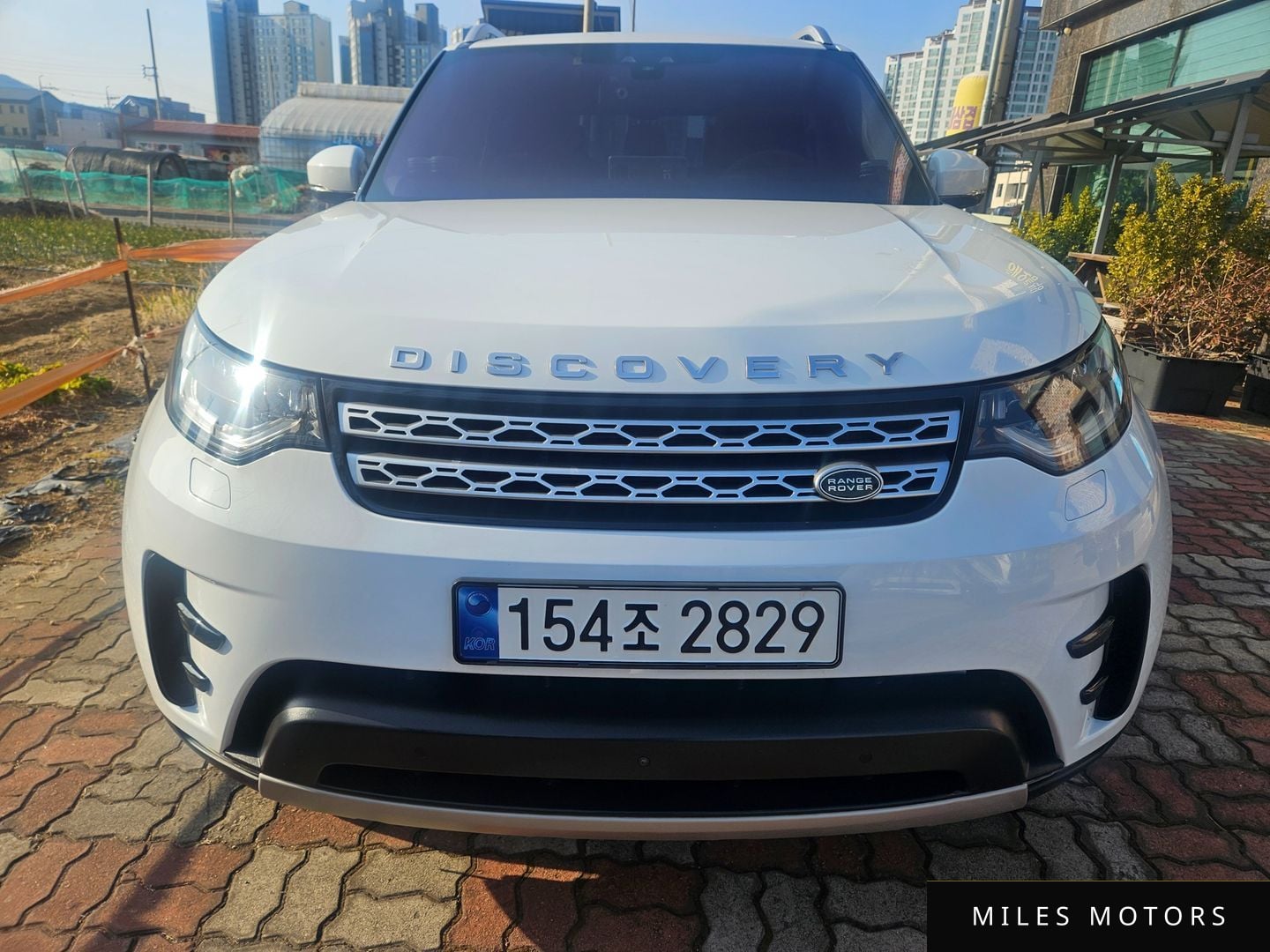 Land Rover Discovery 2018 — фото 1 из 12