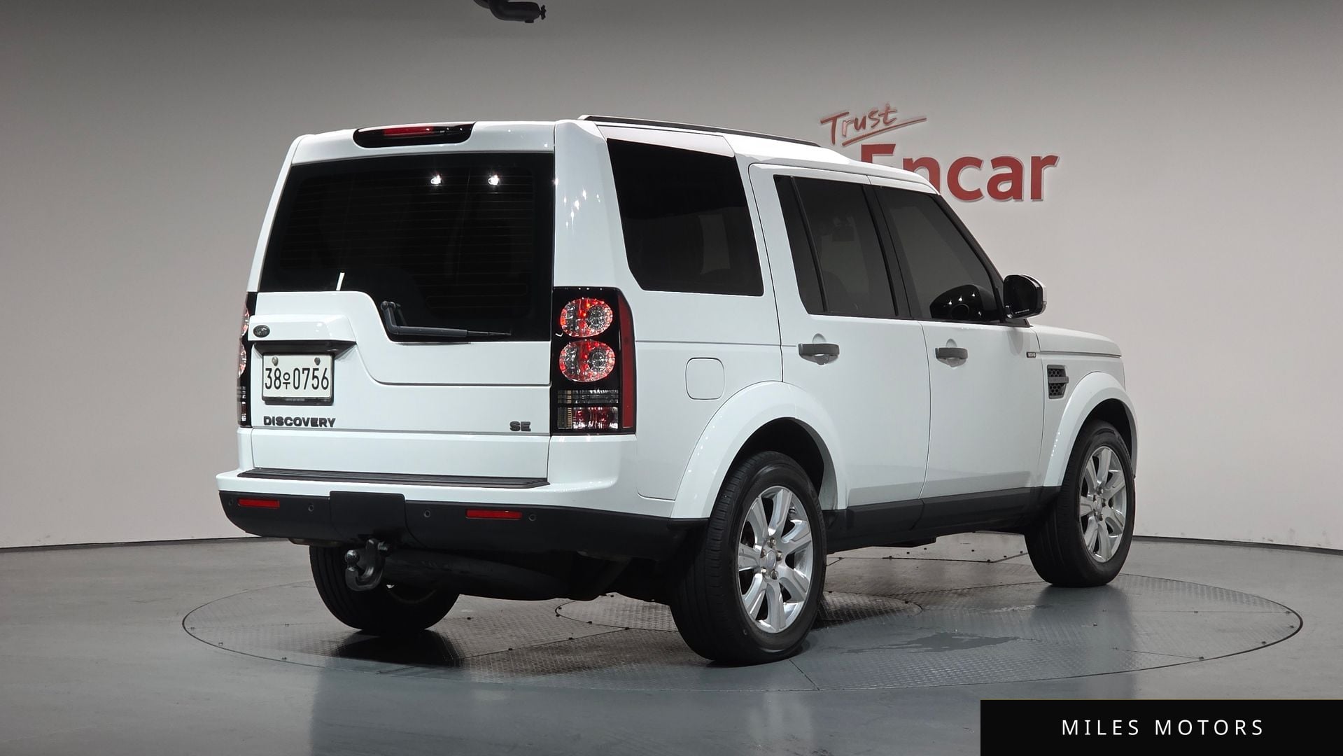 Land Rover Discovery 2016 — миниатюра 2