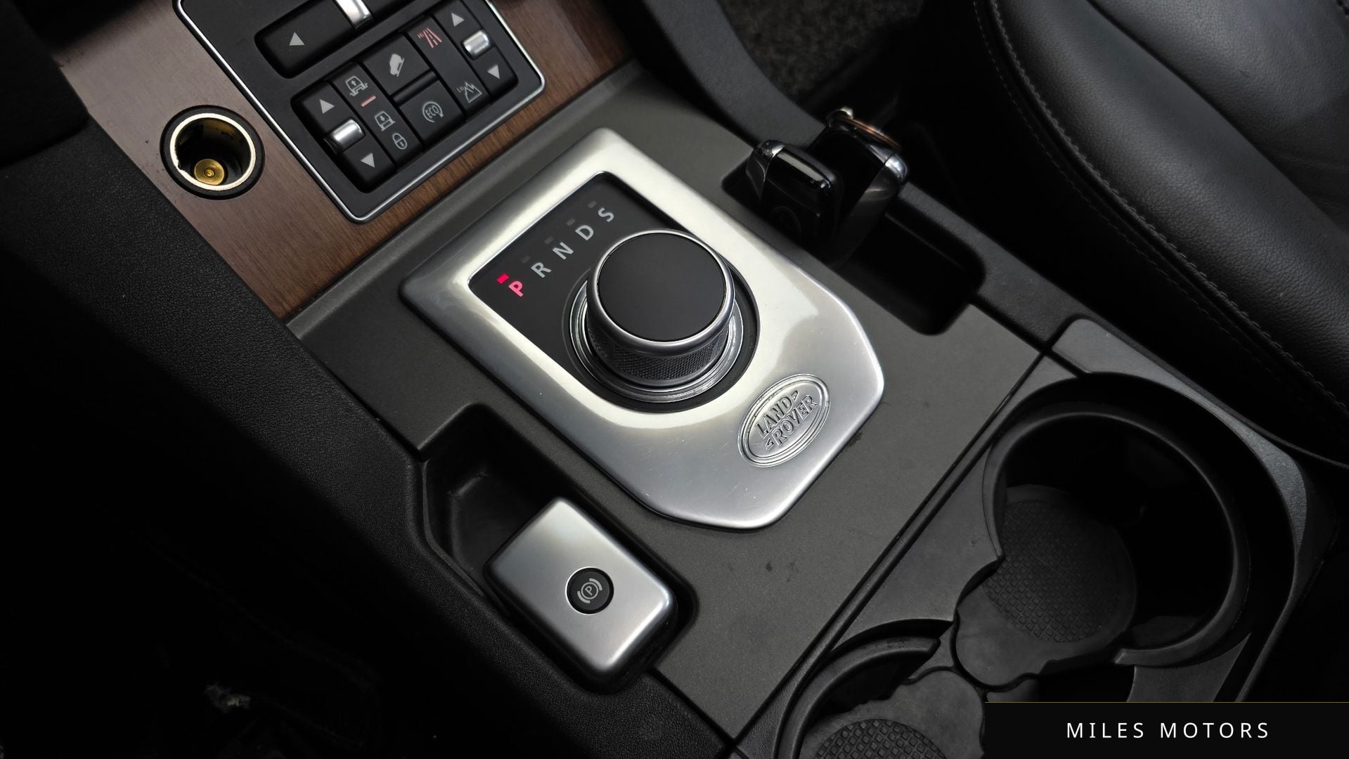 Land Rover Discovery 2016 — миниатюра 9