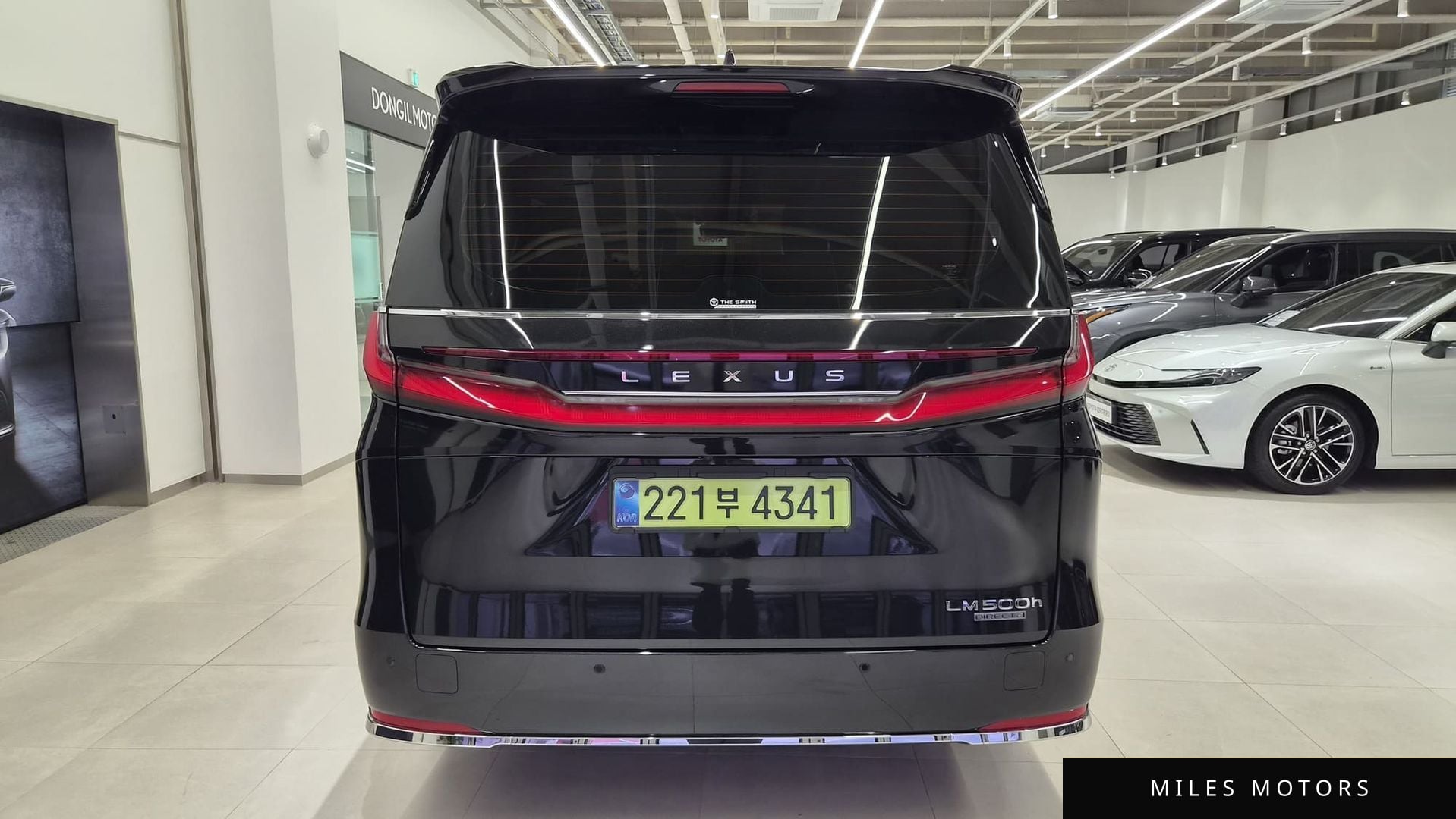 Лексус LM 2025 — миниатюра 4