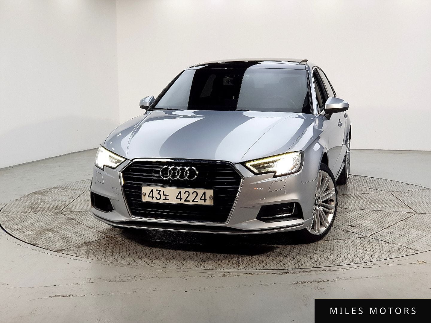 Audi A3 2018 — миниатюра 2