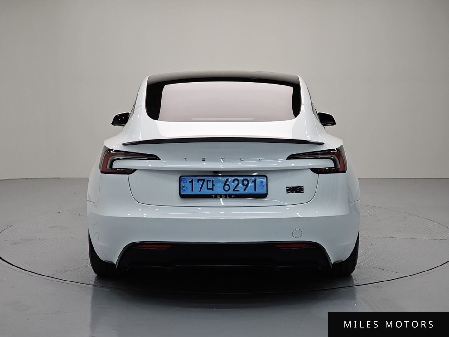 Tesla Model 3 2024 — миниатюра 3