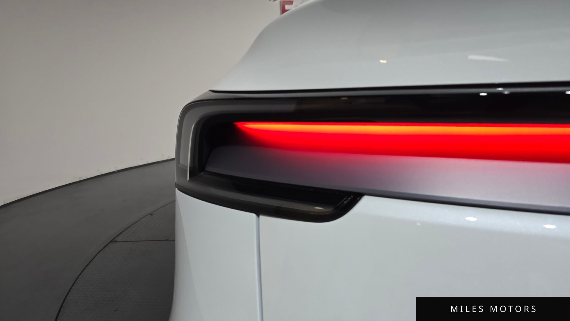Tesla Model Y 2025 — миниатюра 8