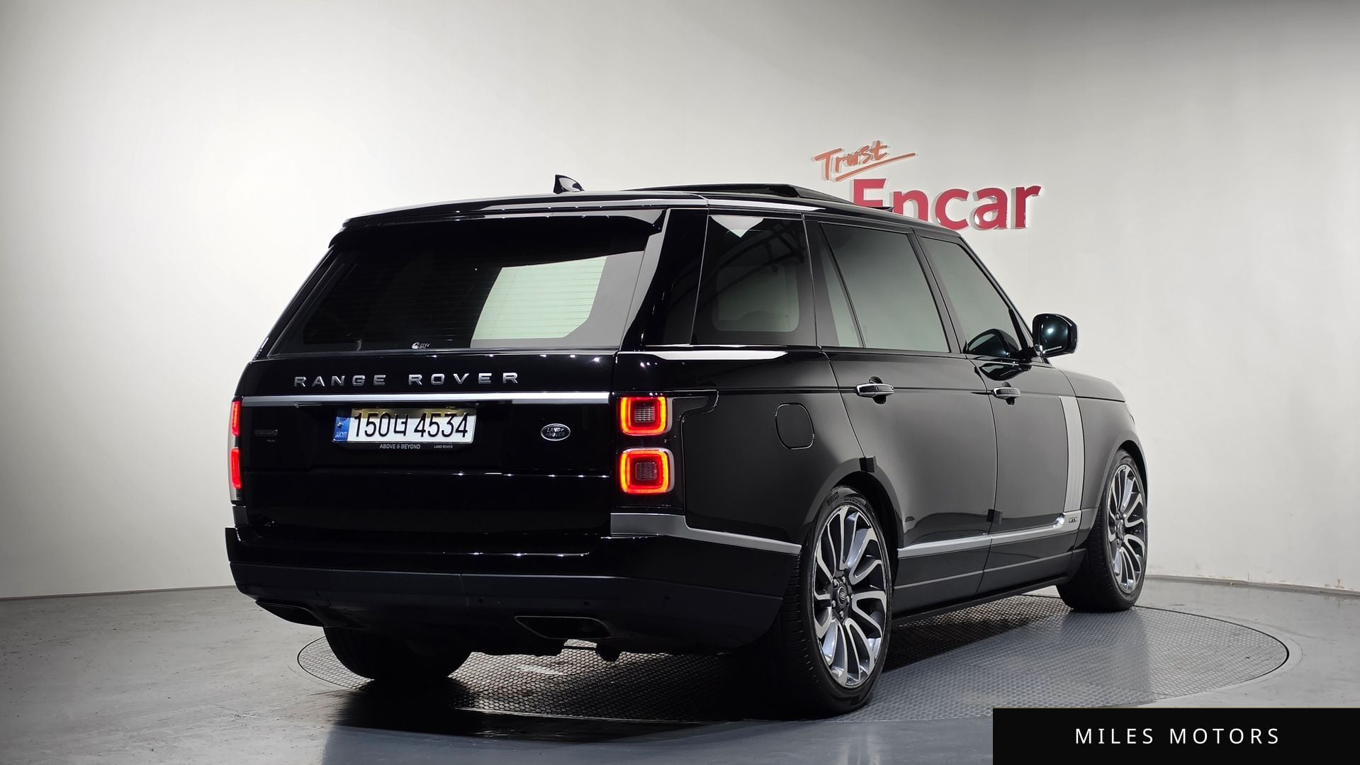 Land Rover Range Rover 2021 — фото 1 из 12