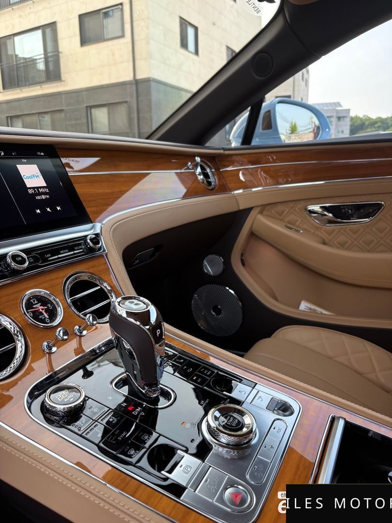 Bentley Continental GT 2020 — миниатюра 7
