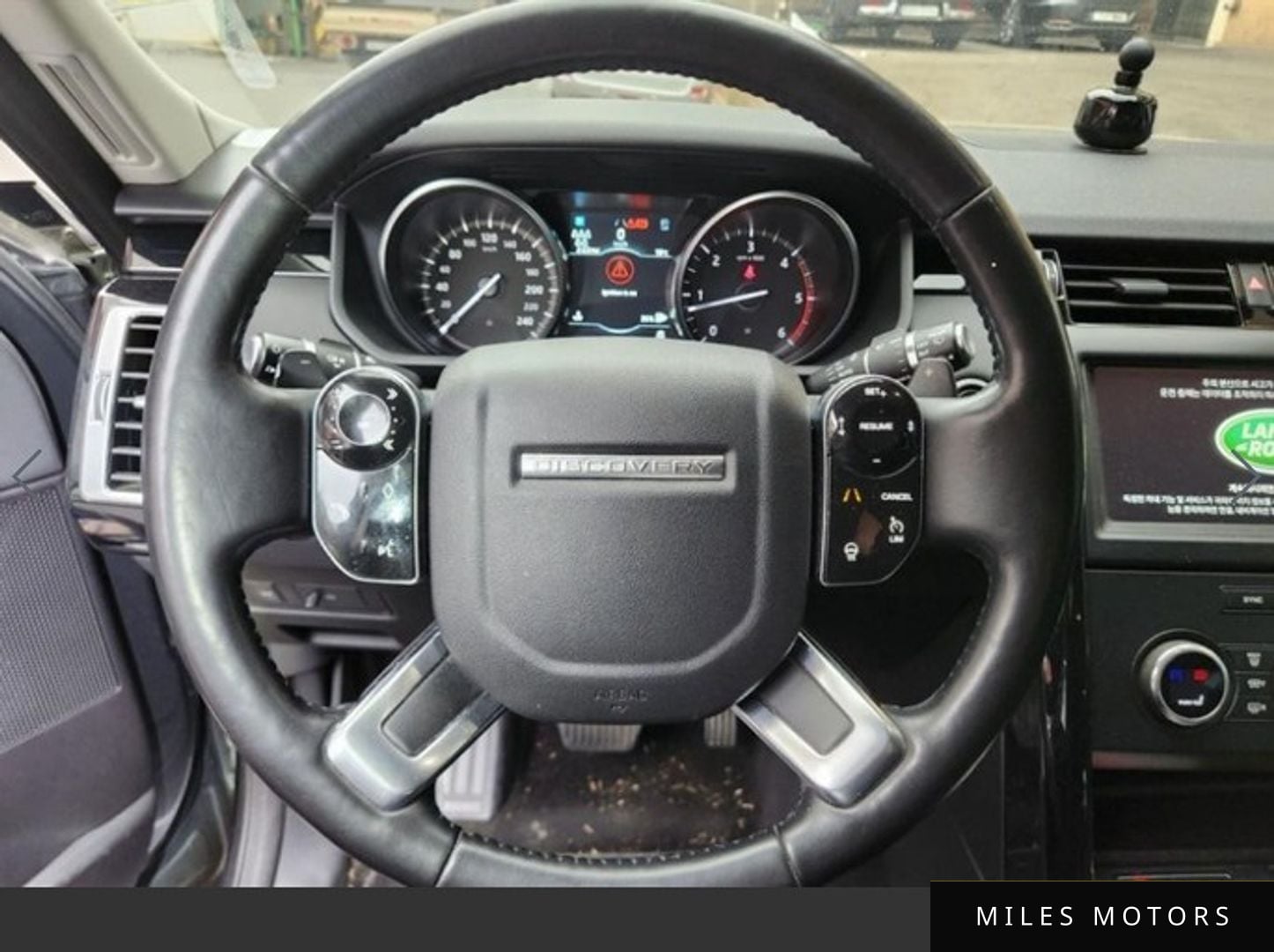 Land Rover Discovery 2019 — миниатюра 8