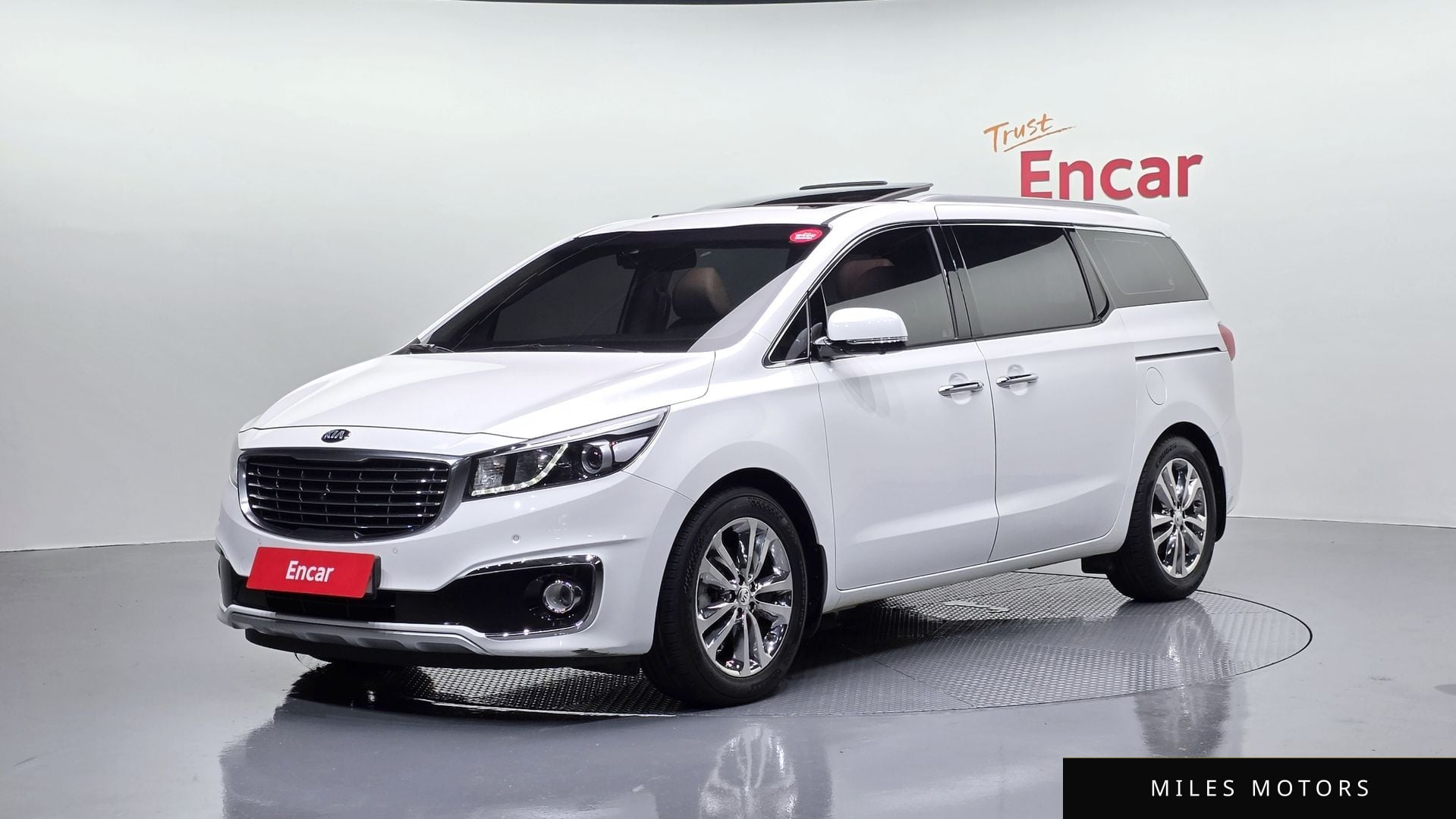 Kia Canival 2017 — фото 1 из 12