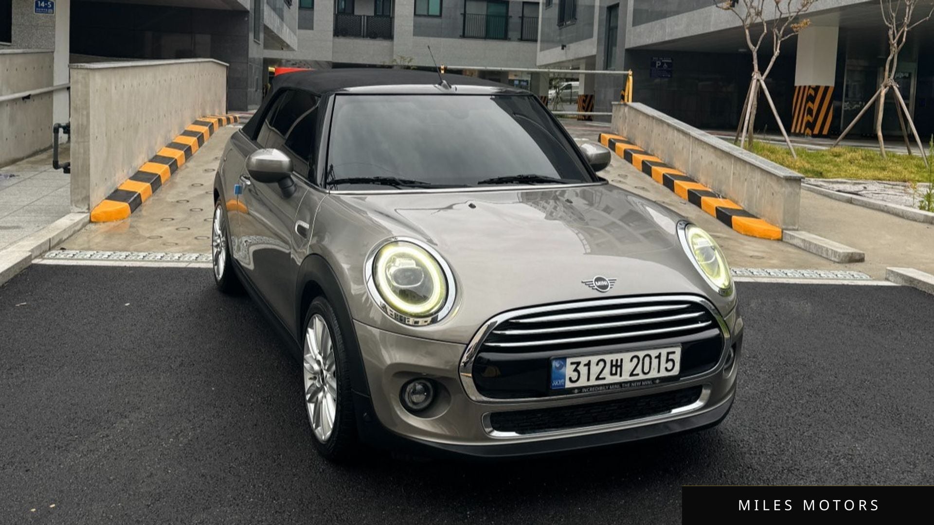 MINI Cooper Convertible 2020 — фото 1 из 12