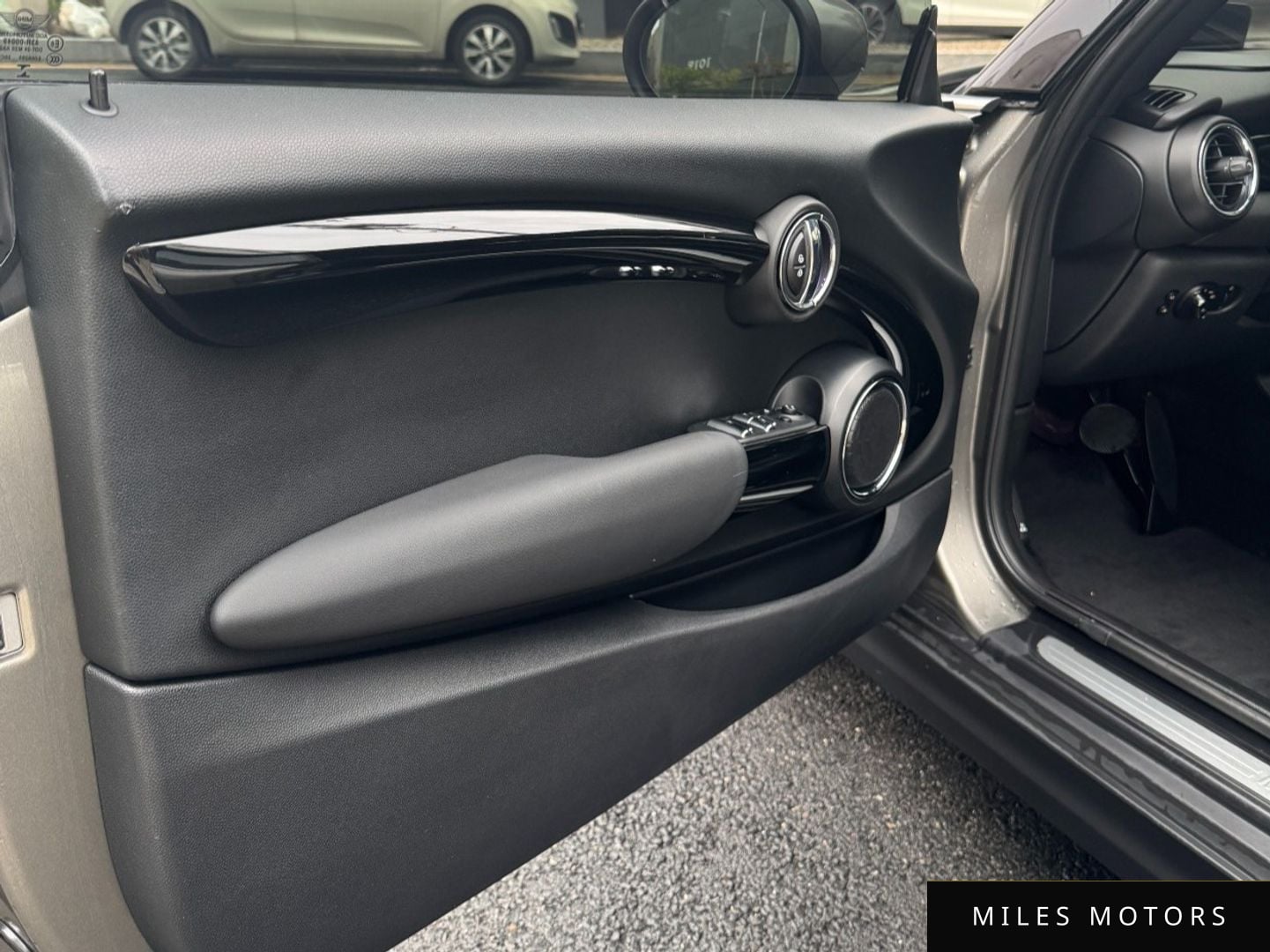 MINI Cooper Convertible 2020 — миниатюра 9