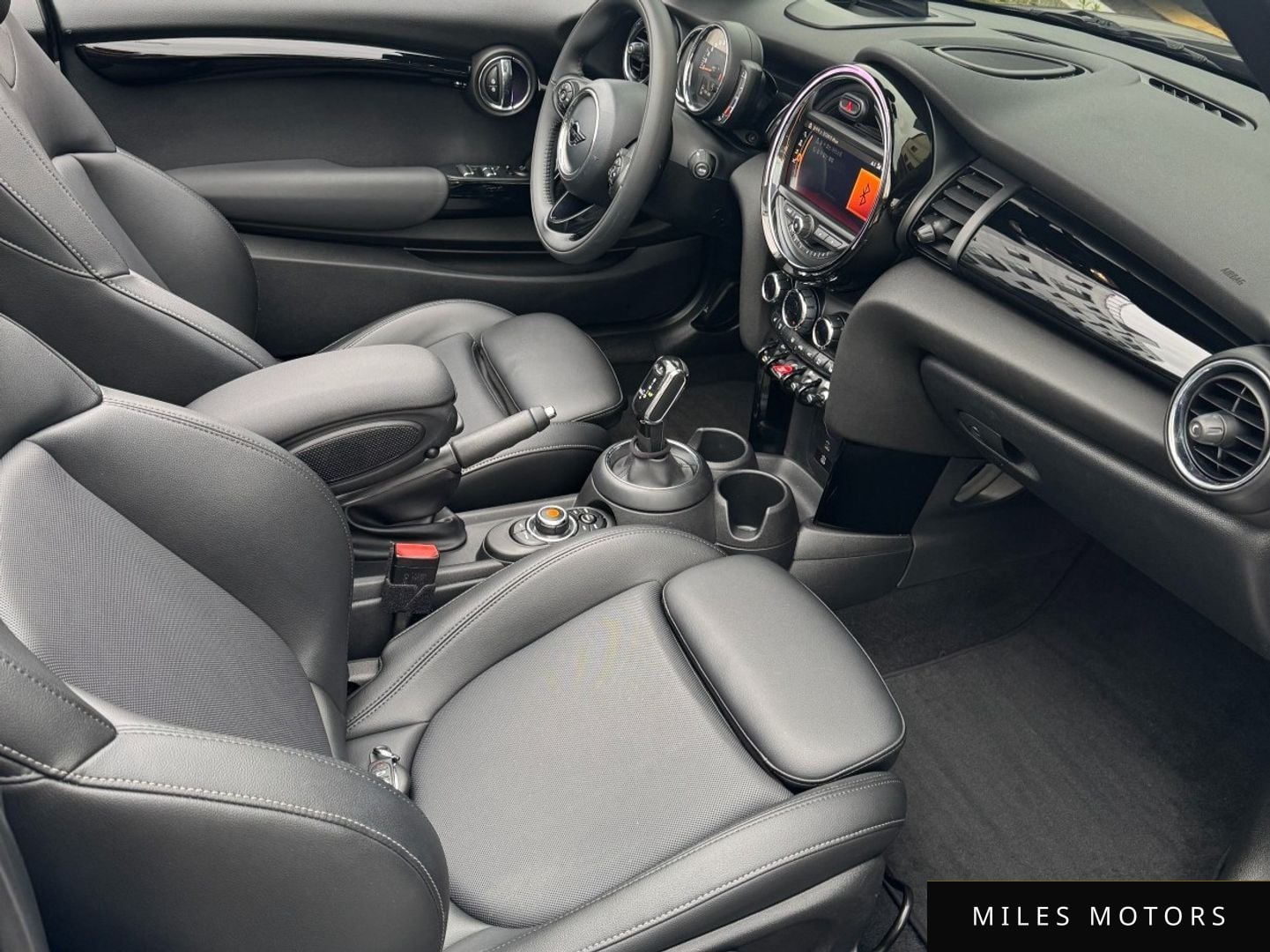 MINI Cooper Convertible 2020 — миниатюра 10