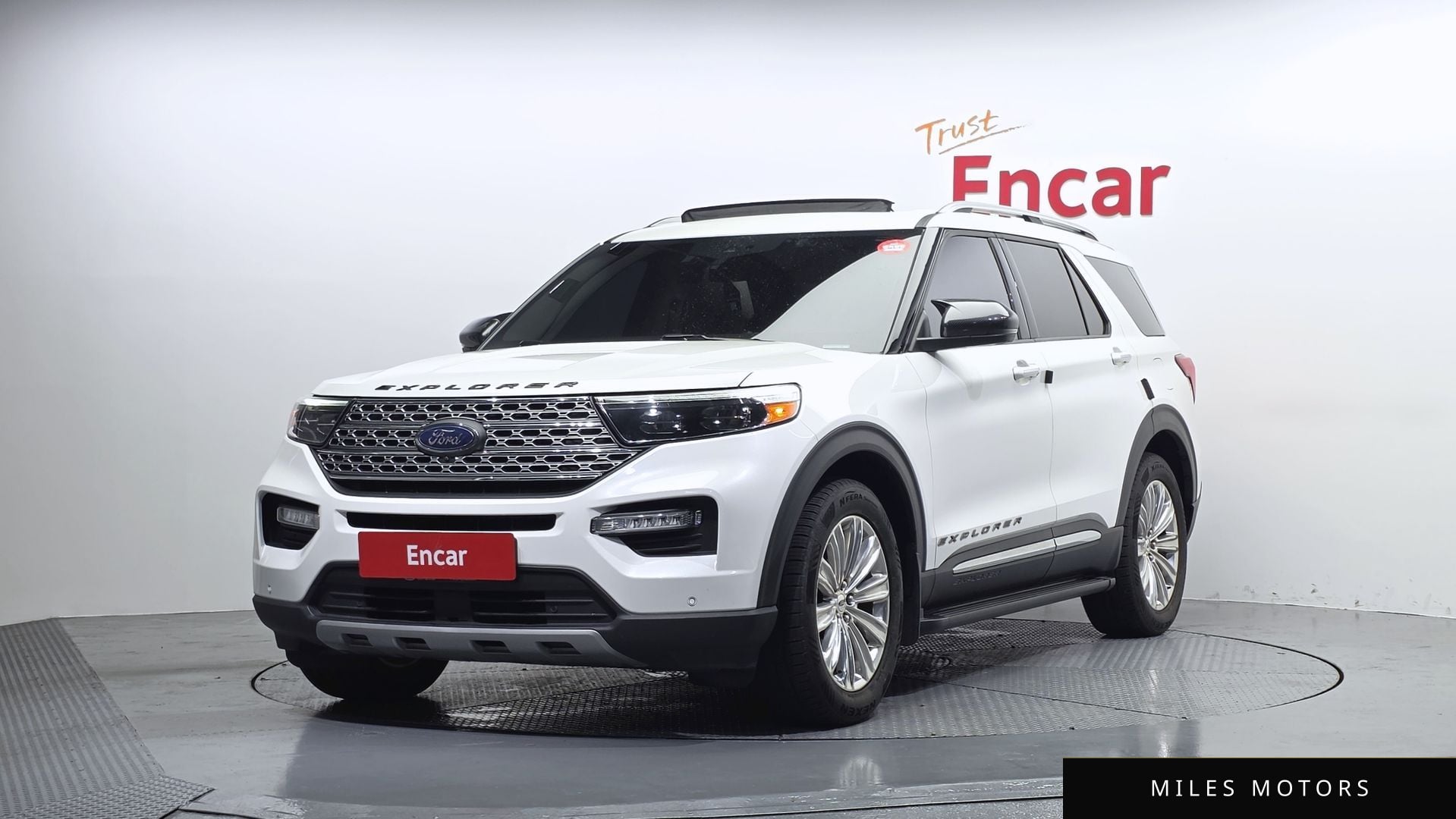 Ford Explorer 2020 — фото 1 из 12