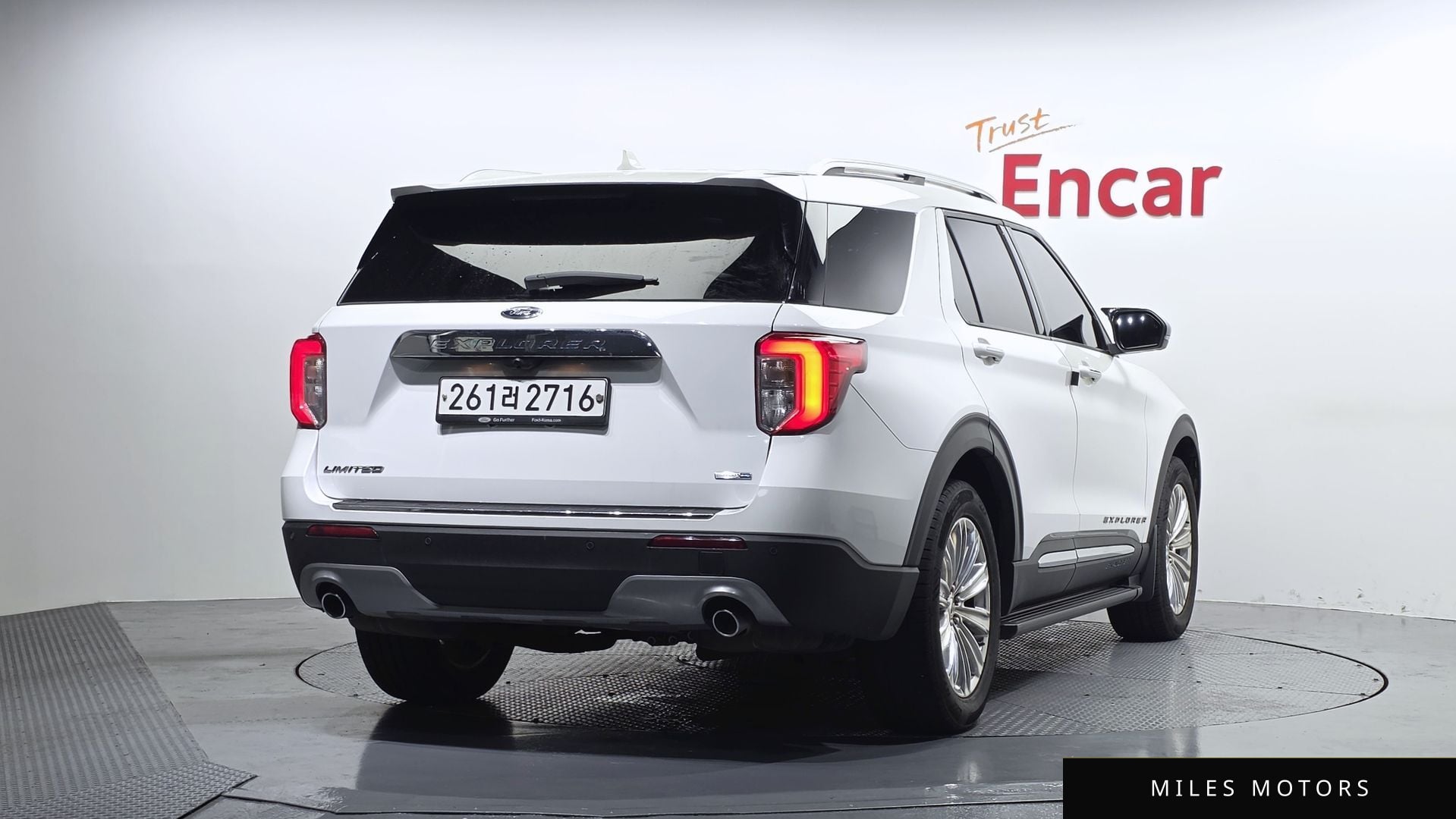 Ford Explorer 2020 — миниатюра 2
