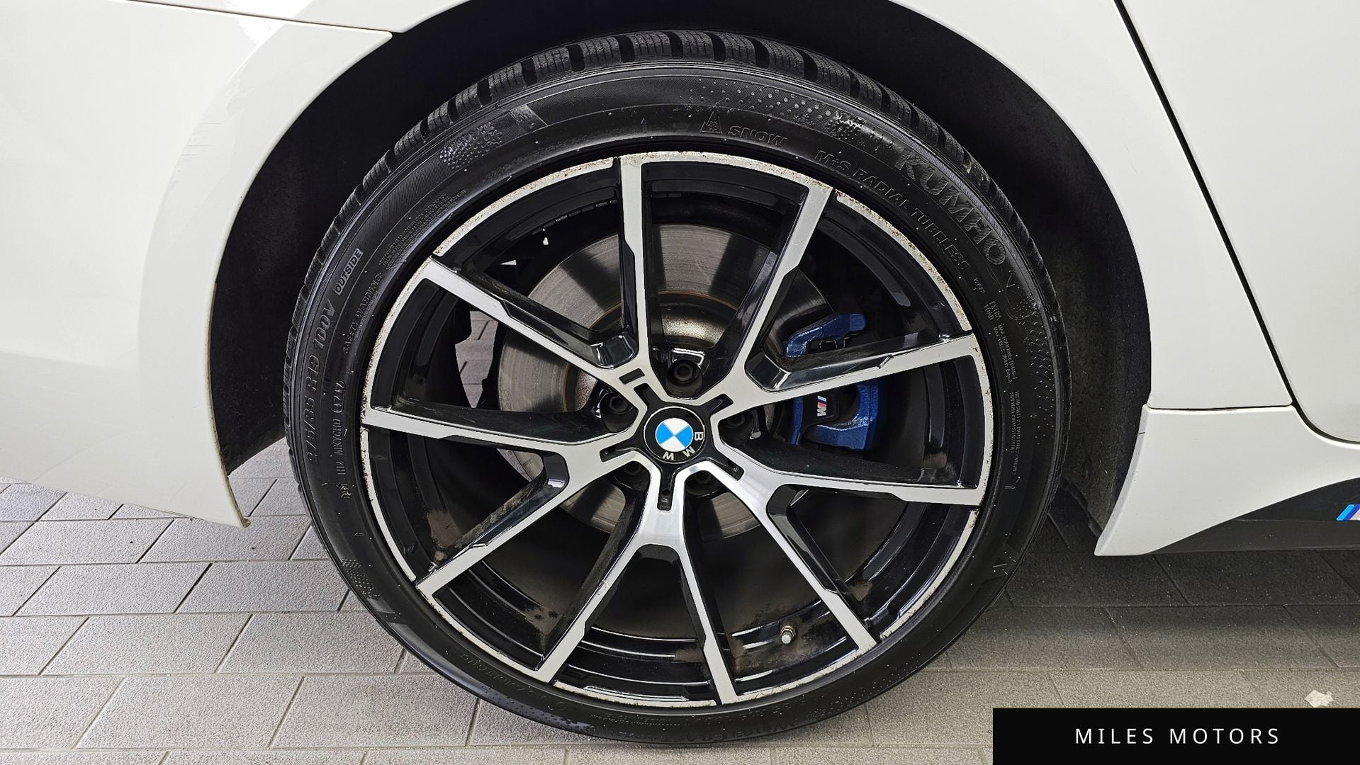 BMW 5 Series (G30) 2018 — миниатюра 5