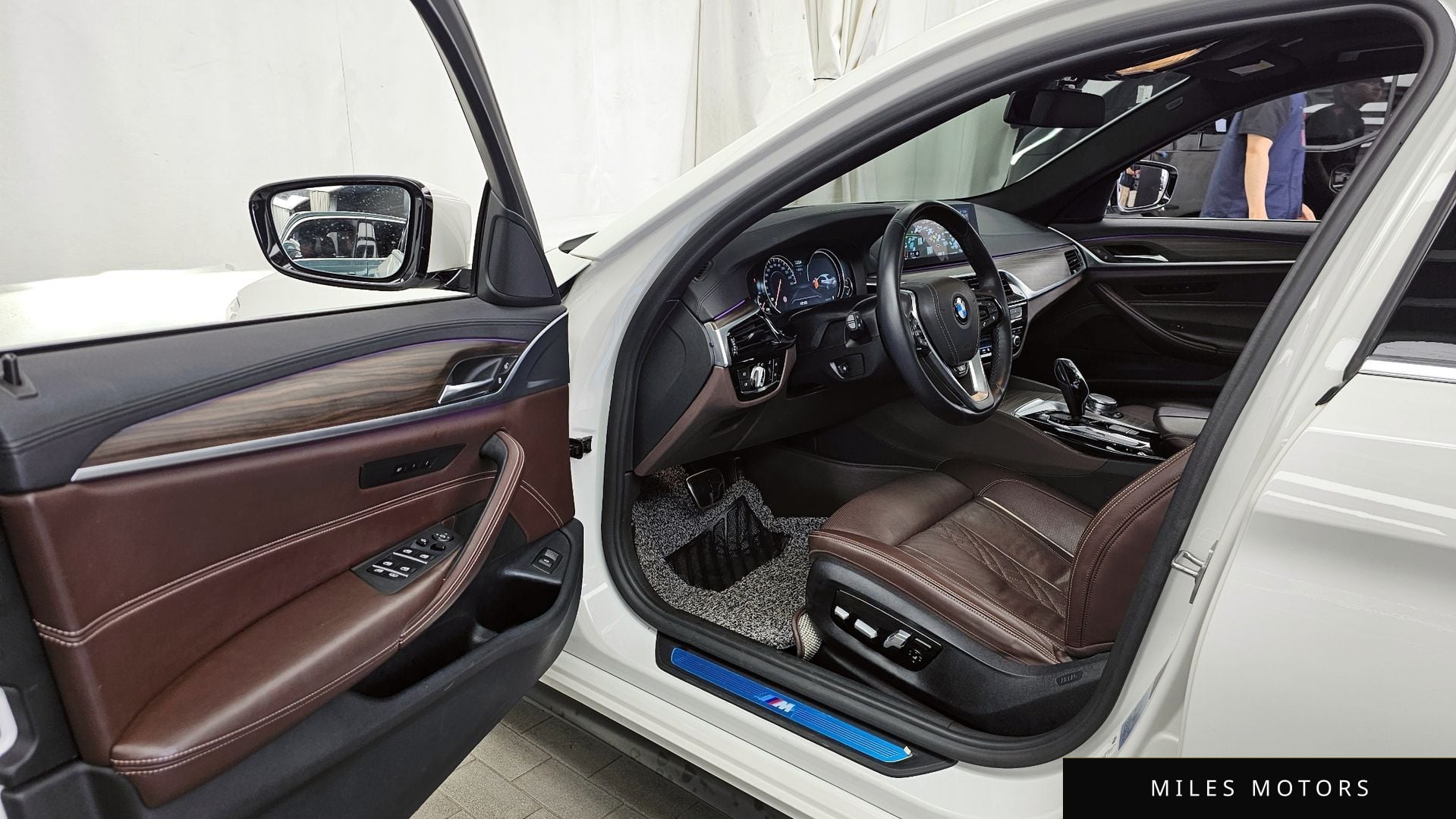 BMW 5 Series (G30) 2018 — миниатюра 10