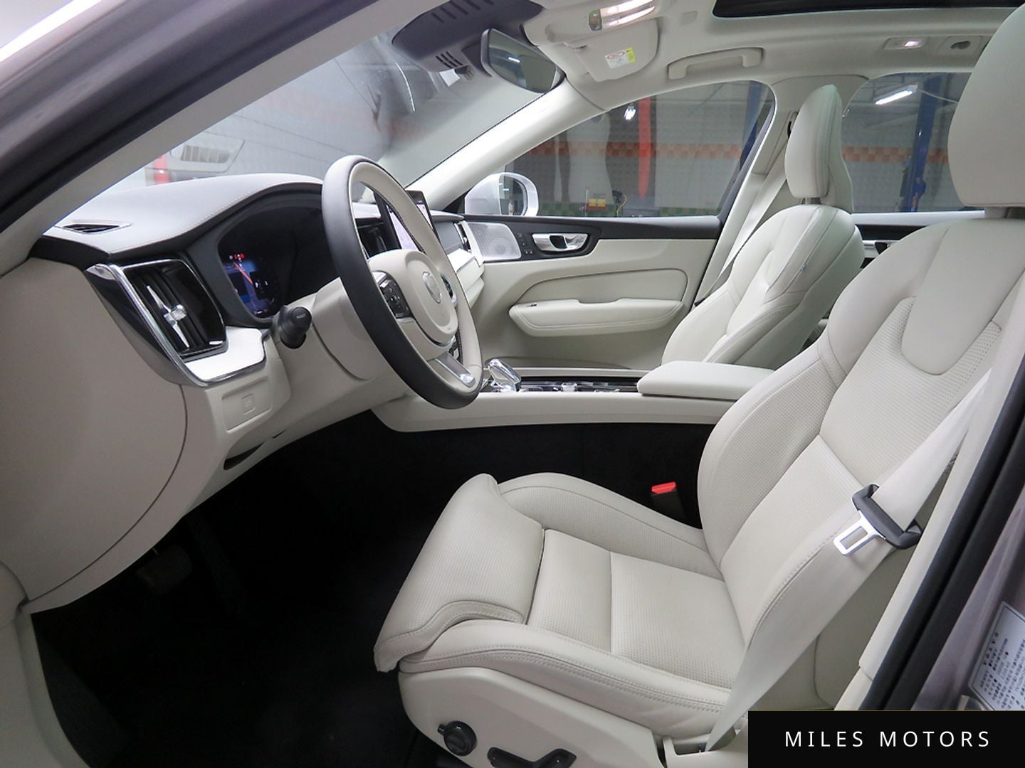 Volvo XC60 2026 — миниатюра 10
