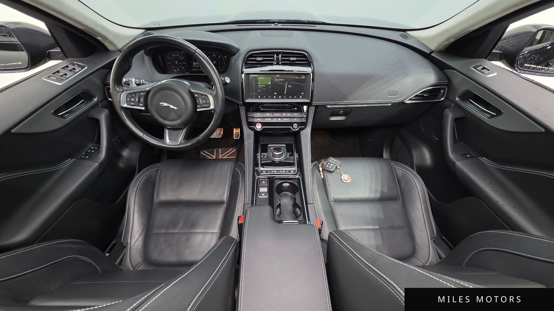 Jaguar F-PACE 2020 — миниатюра 10