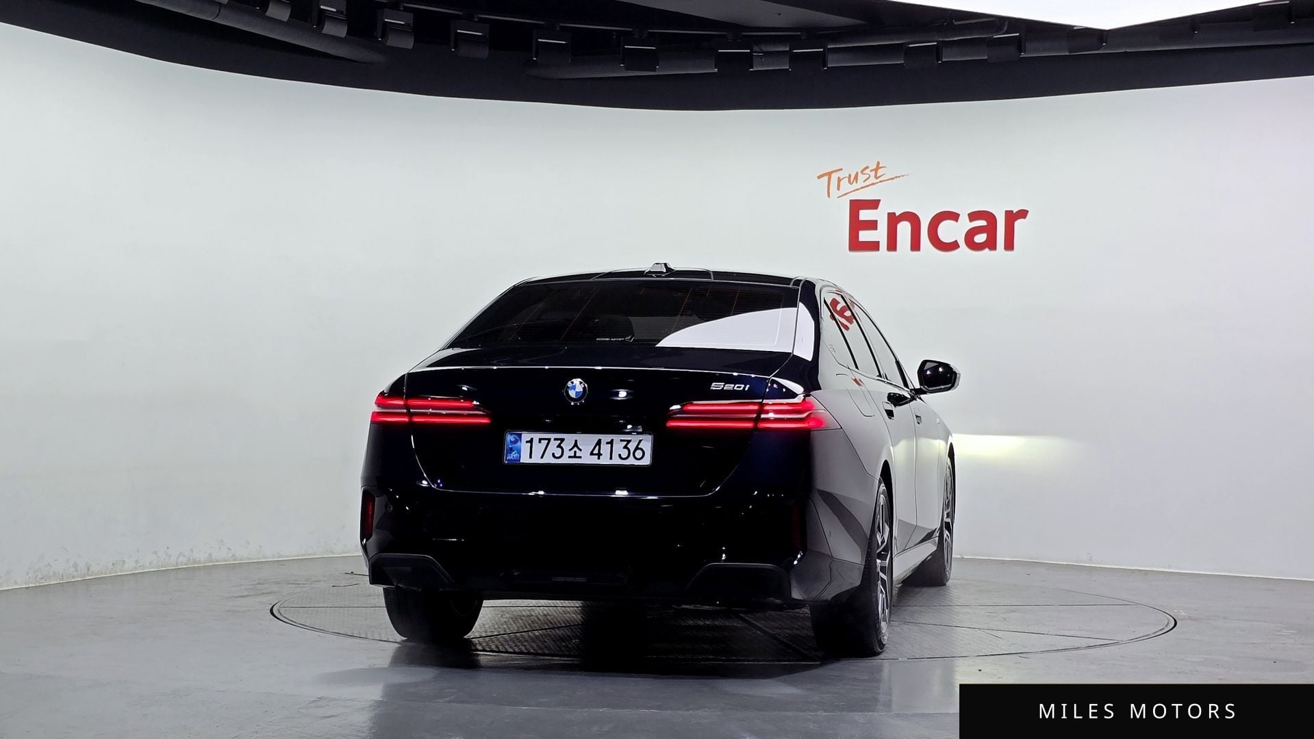 BMW 5 Series (G60) 2025 — миниатюра 4