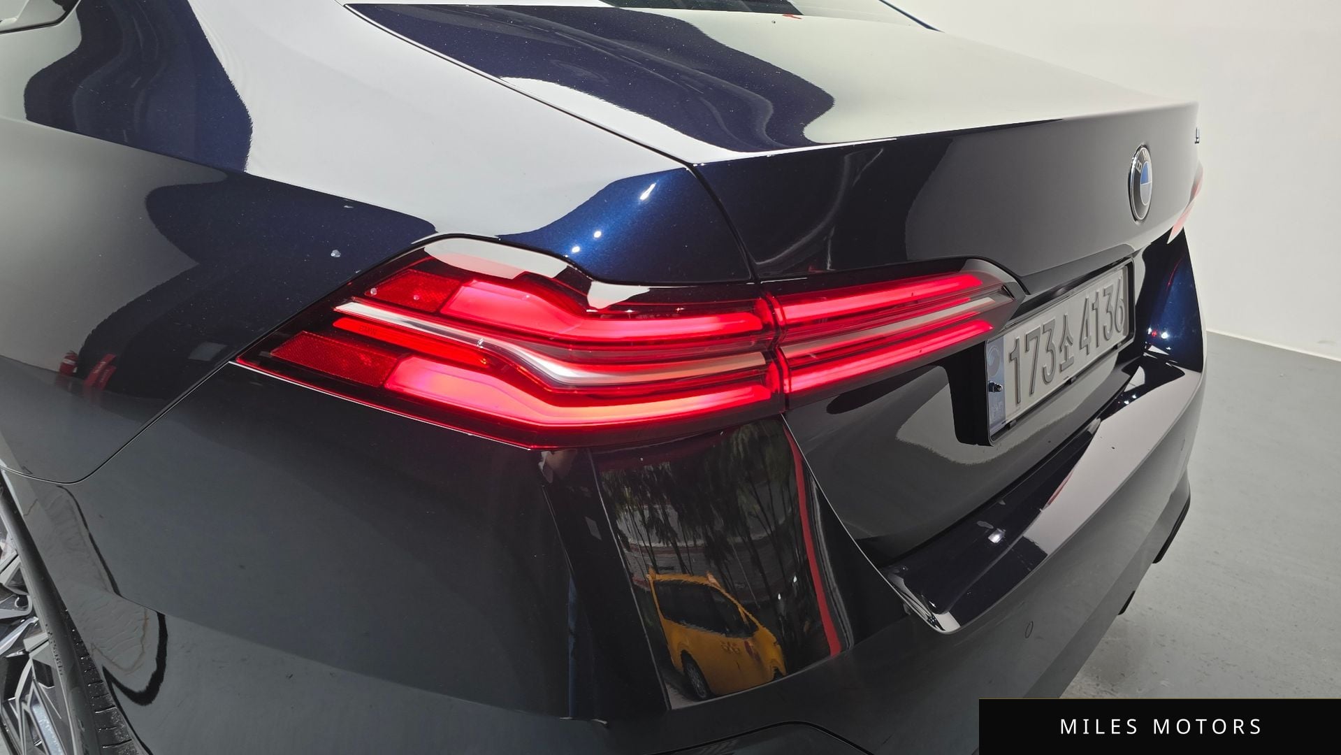 BMW 5 Series (G60) 2025 — миниатюра 9