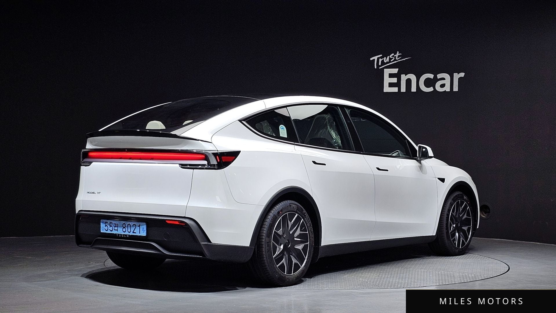 Tesla Model Y 2026 — миниатюра 2