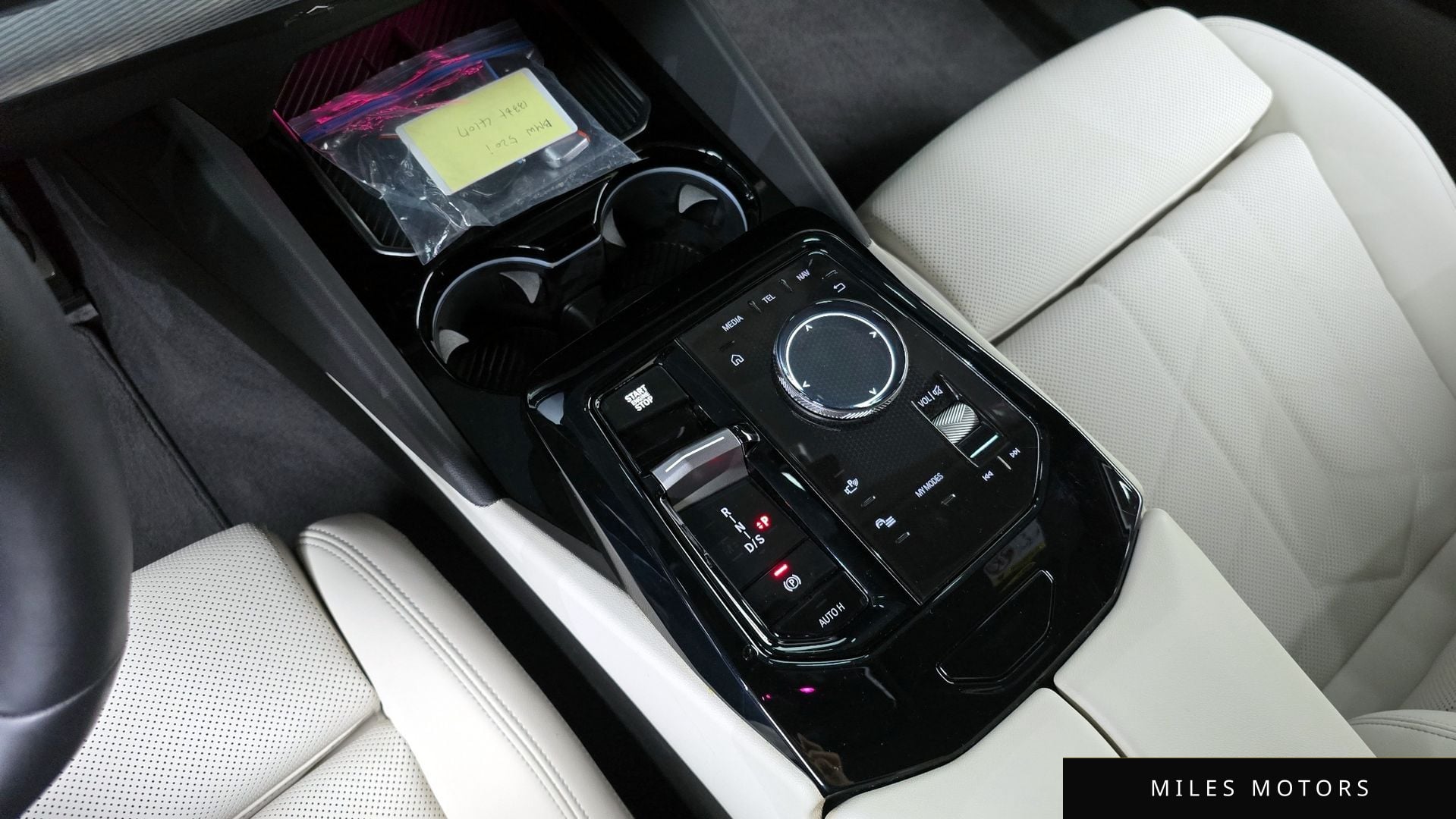 BMW 5 Series (G60) 2024 — миниатюра 12