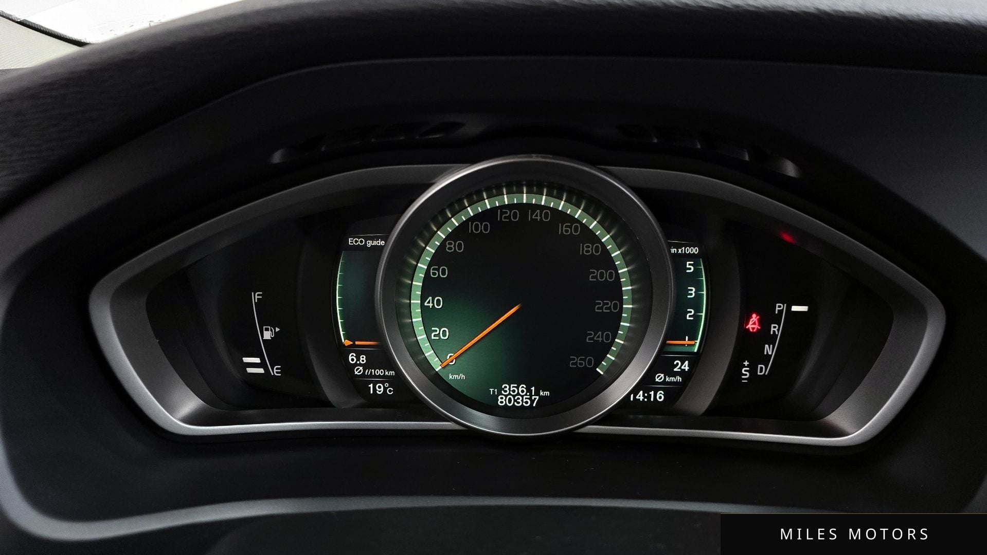 Volvo V40 2018 — миниатюра 11