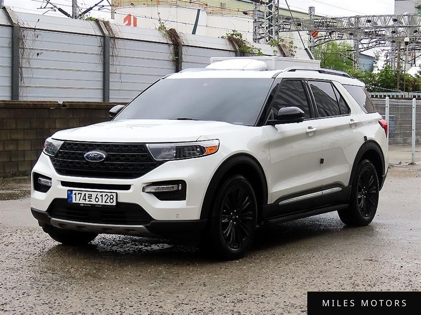 Ford Explorer 2022 — фото 1 из 12