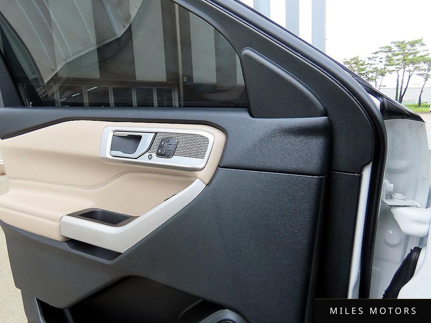 Ford Explorer 2022 — миниатюра 11