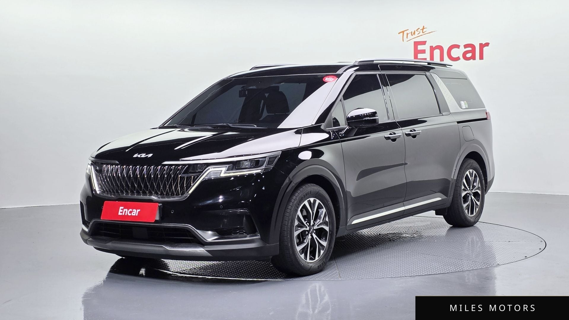 Kia Carnival 2022 — фото 1 из 12