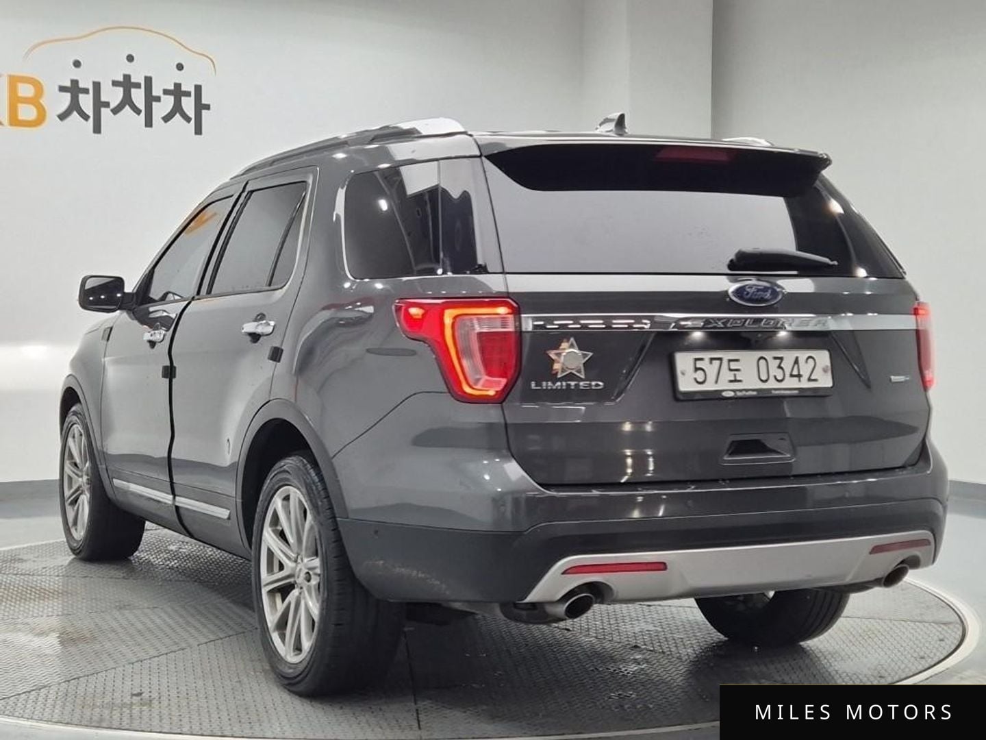 Ford Explorer 2016 — миниатюра 2