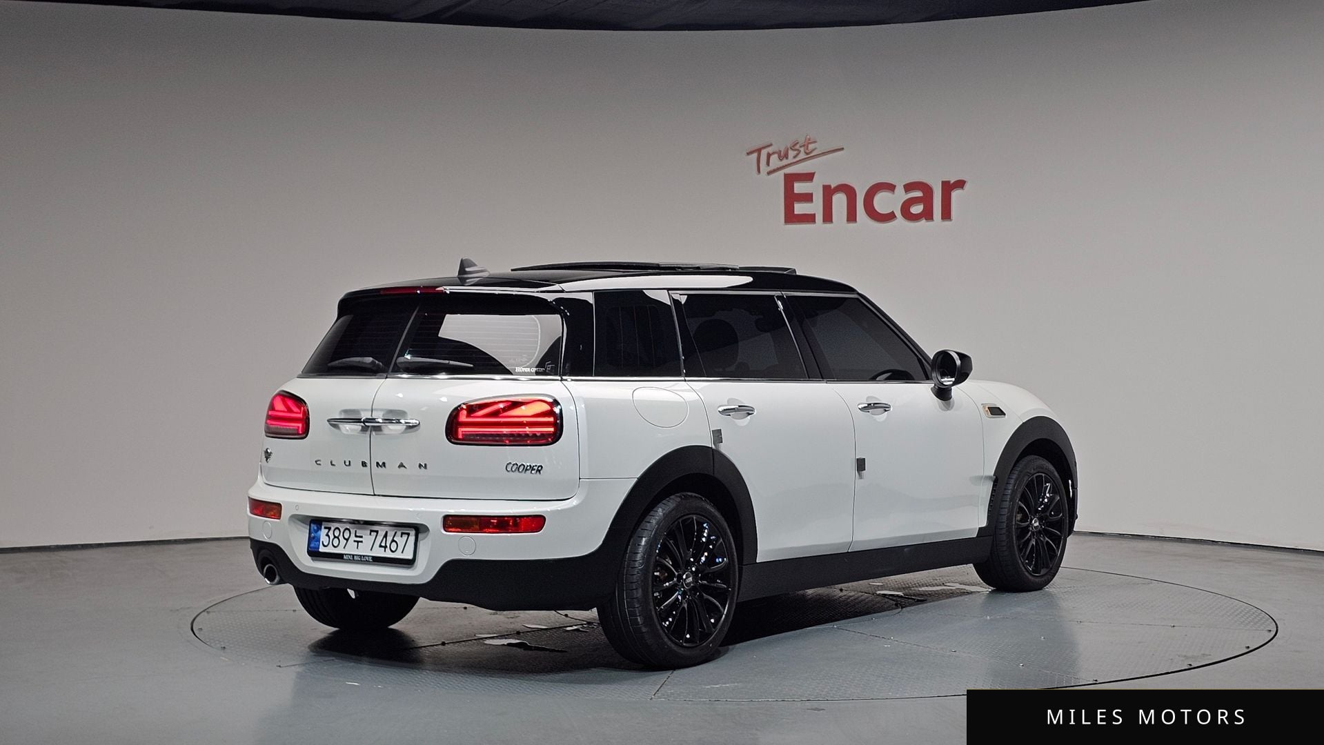 MINI Clubman 2024 — фото 1 из 12