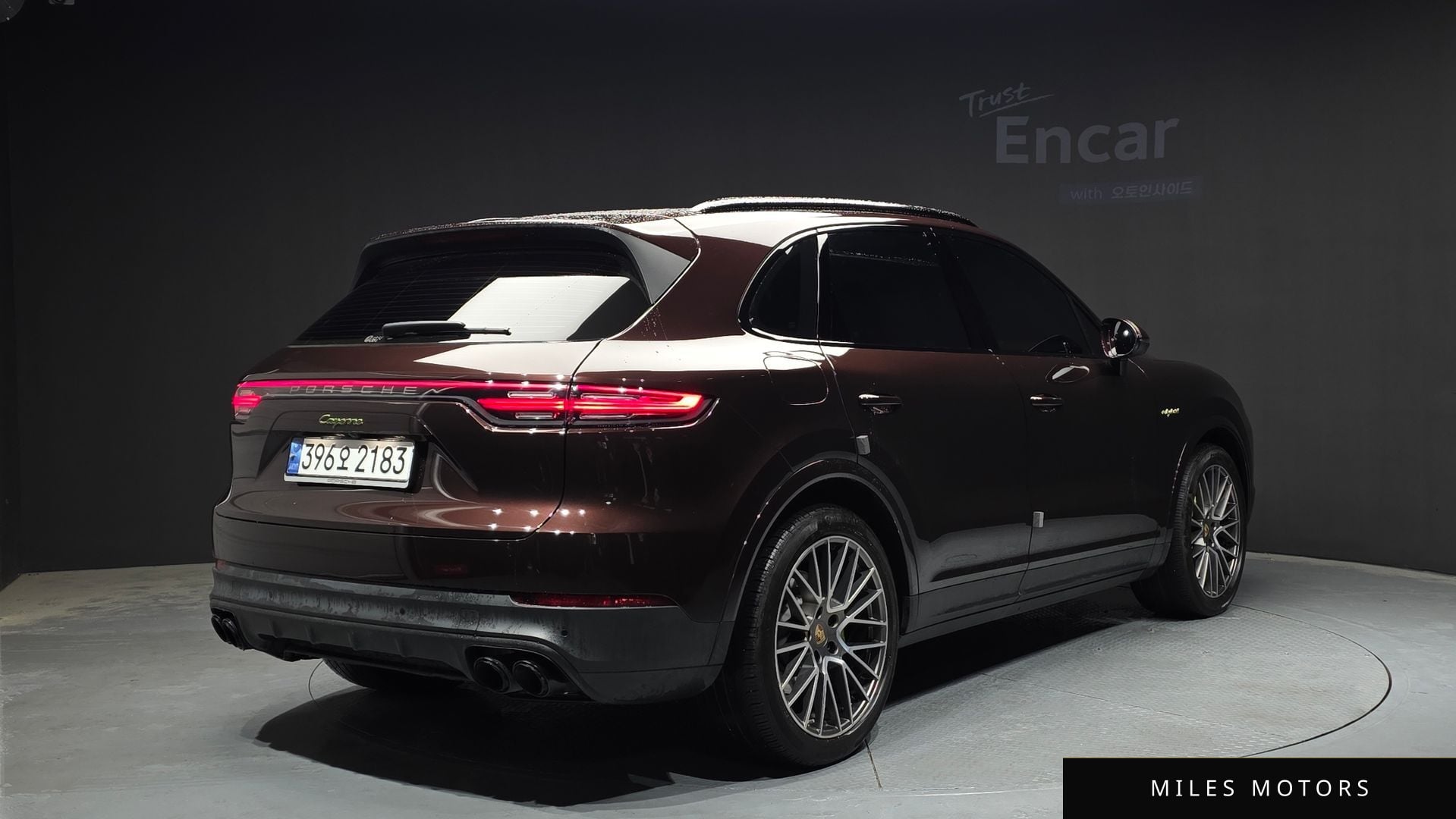 Porsche Cayenne 2023 — миниатюра 2