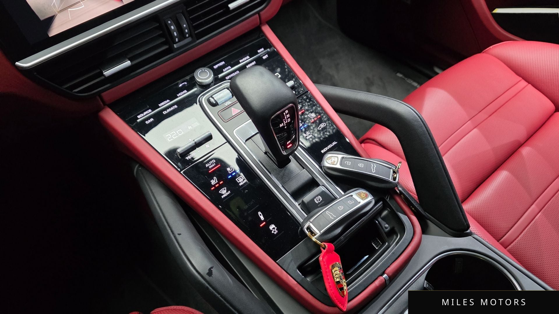 Porsche Cayenne 2023 — миниатюра 12