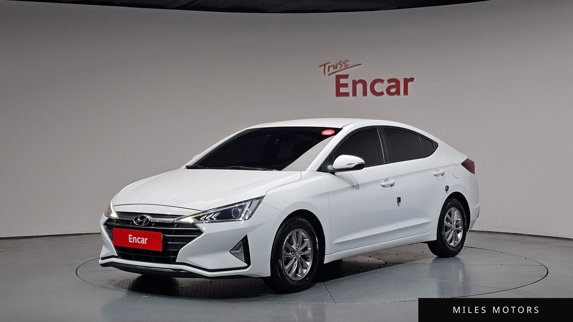 Hyundai AVANTE 2019 — фото 1 из 12
