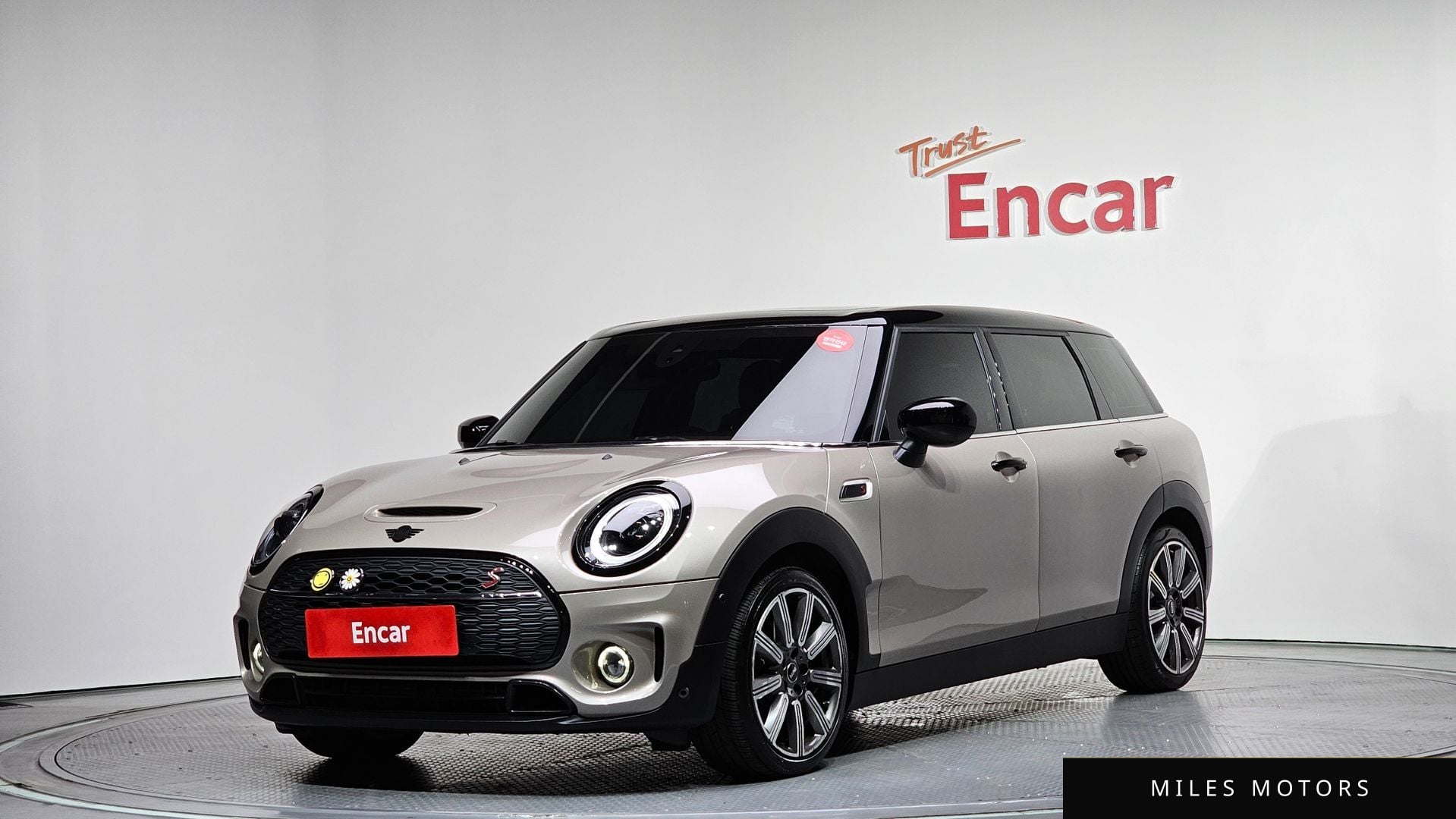 MINI Clubman 2022 — фото 1 из 12