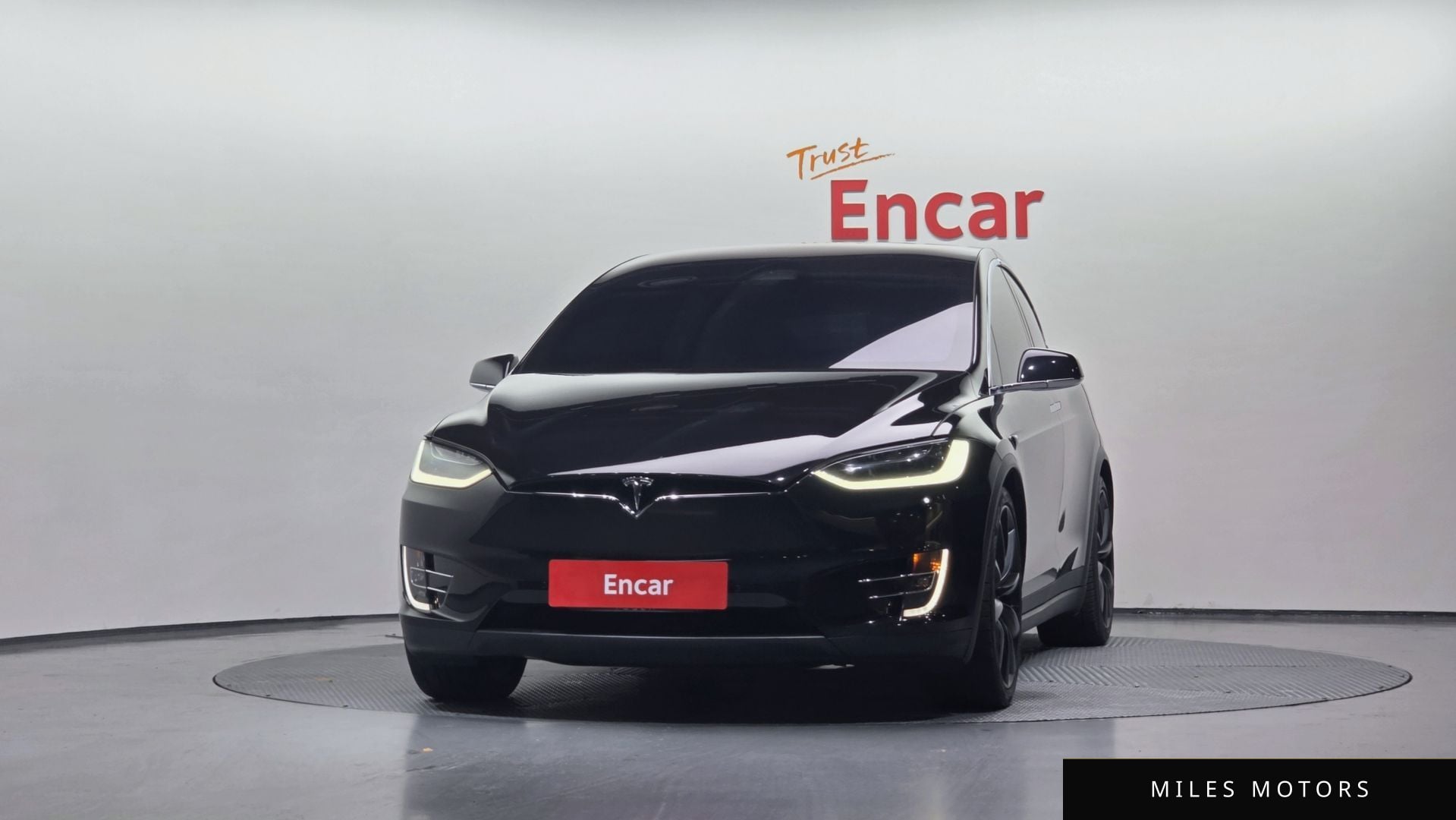 Tesla Model X 2018 — миниатюра 3