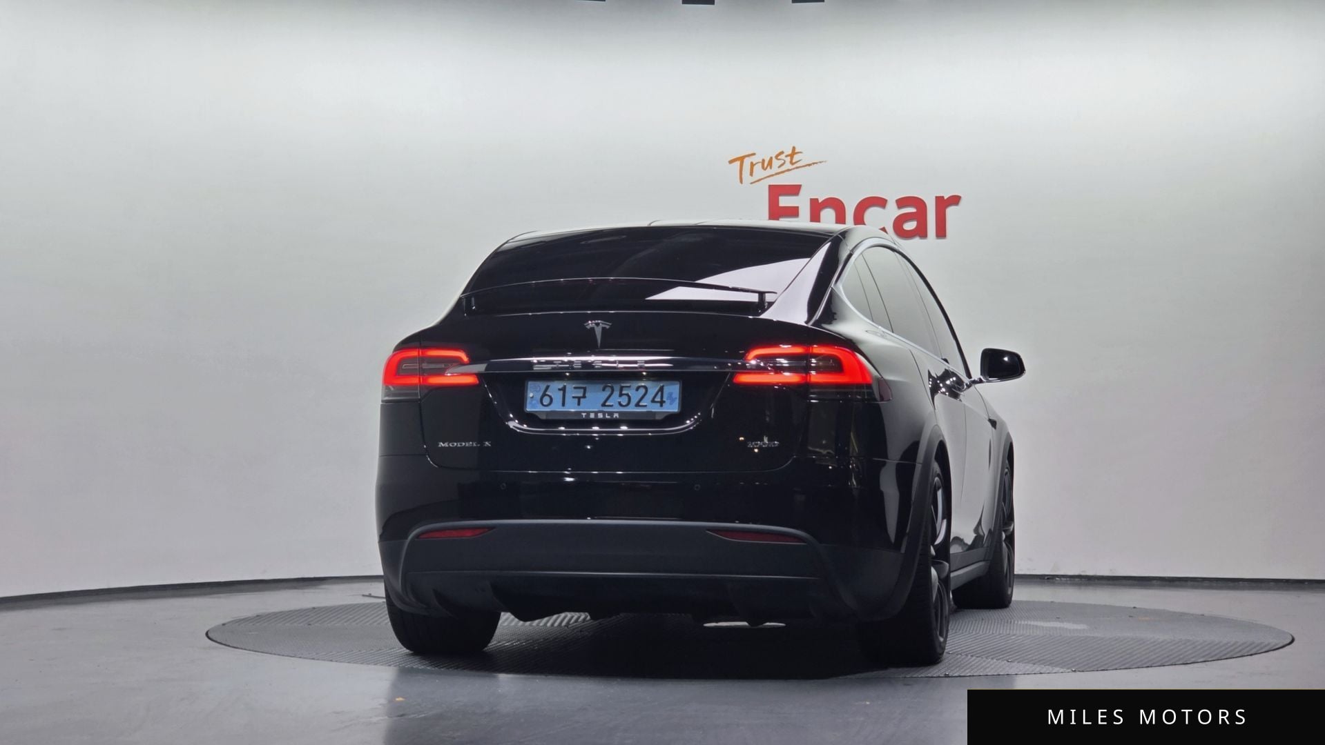 Tesla Model X 2018 — миниатюра 4