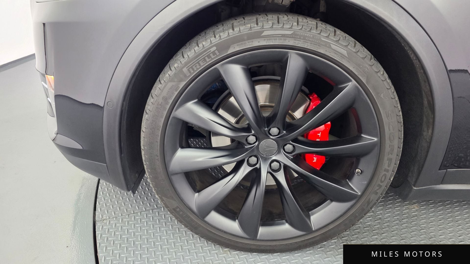 Tesla Model X 2018 — миниатюра 5