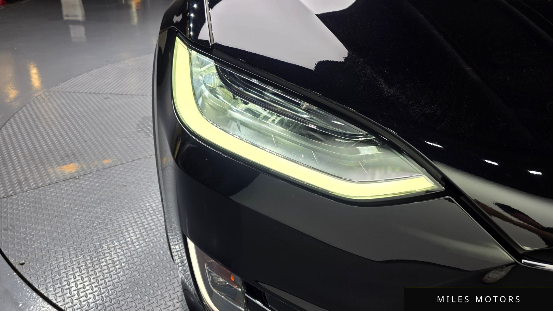 Tesla Model X 2018 — миниатюра 8