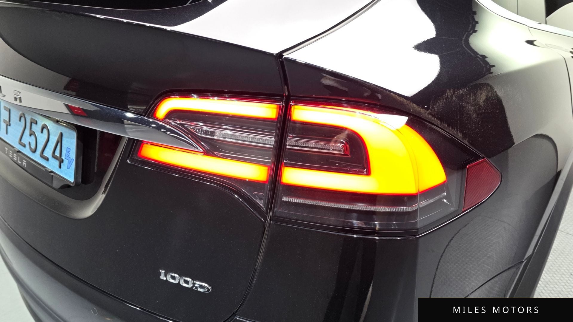 Tesla Model X 2018 — миниатюра 9