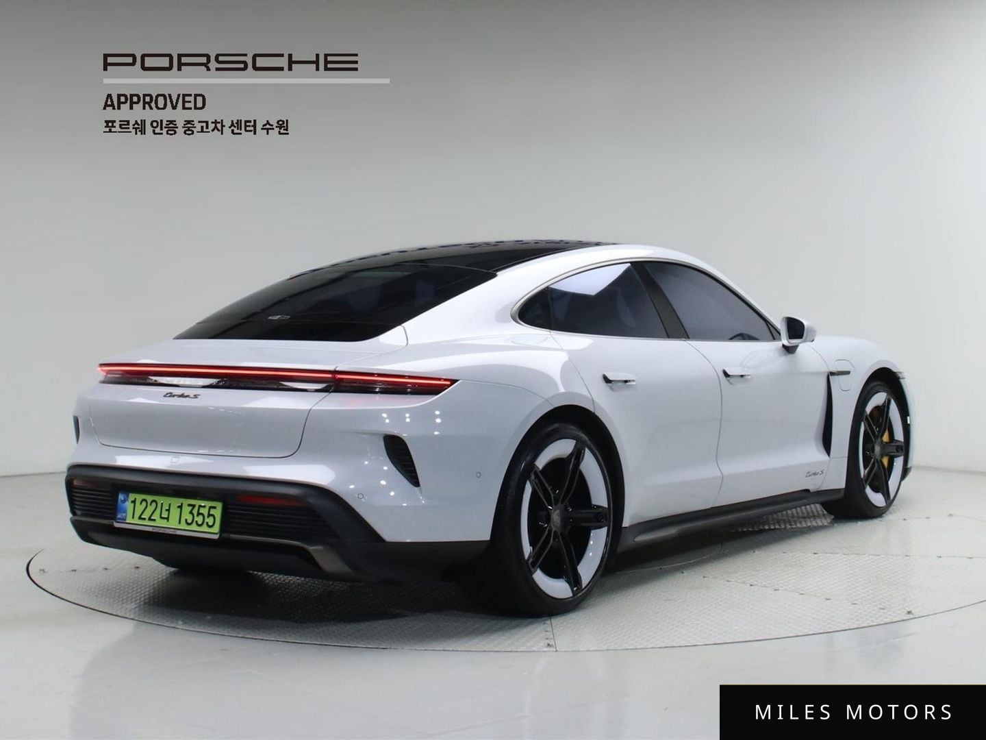Porsche Taycan 2025 — миниатюра 2