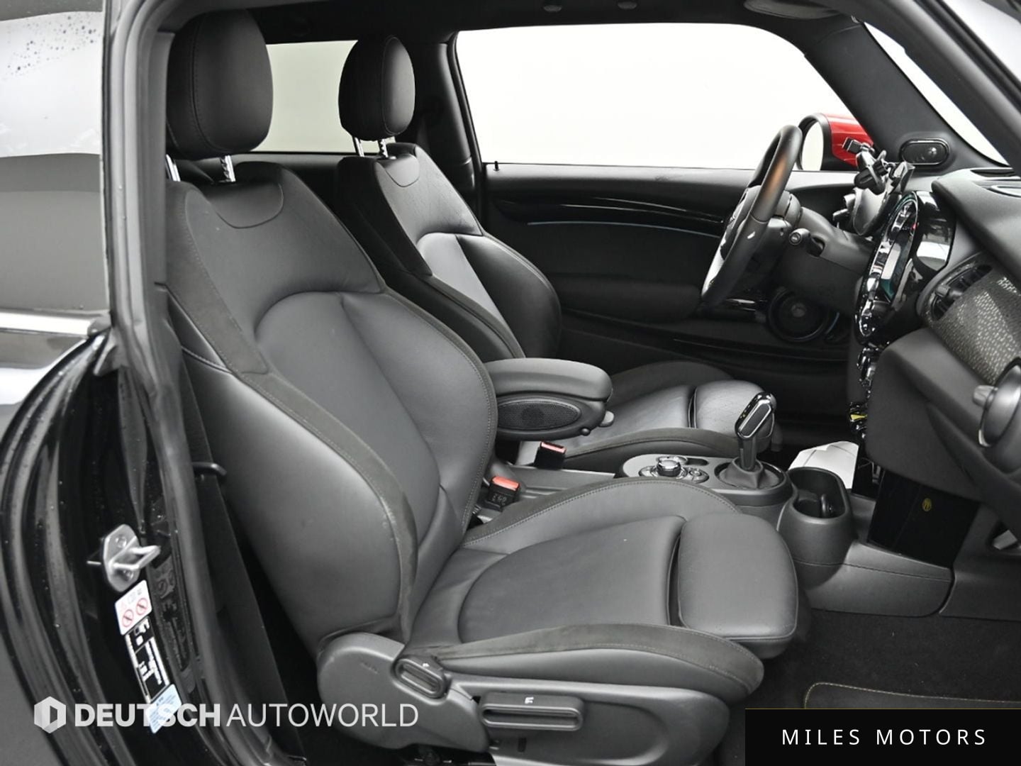 MINI Cooper 2023 — миниатюра 10
